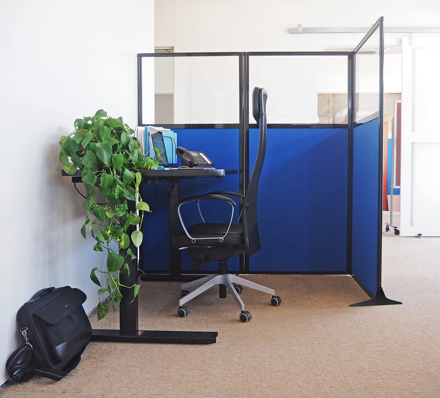 Versare Workstation Partition | Portable Wall Divider | Modern Office Cubicle | Free Standing Privacy Screen | Flexible Work Space | 66" x 70" Cloud Gray Fabric Panels