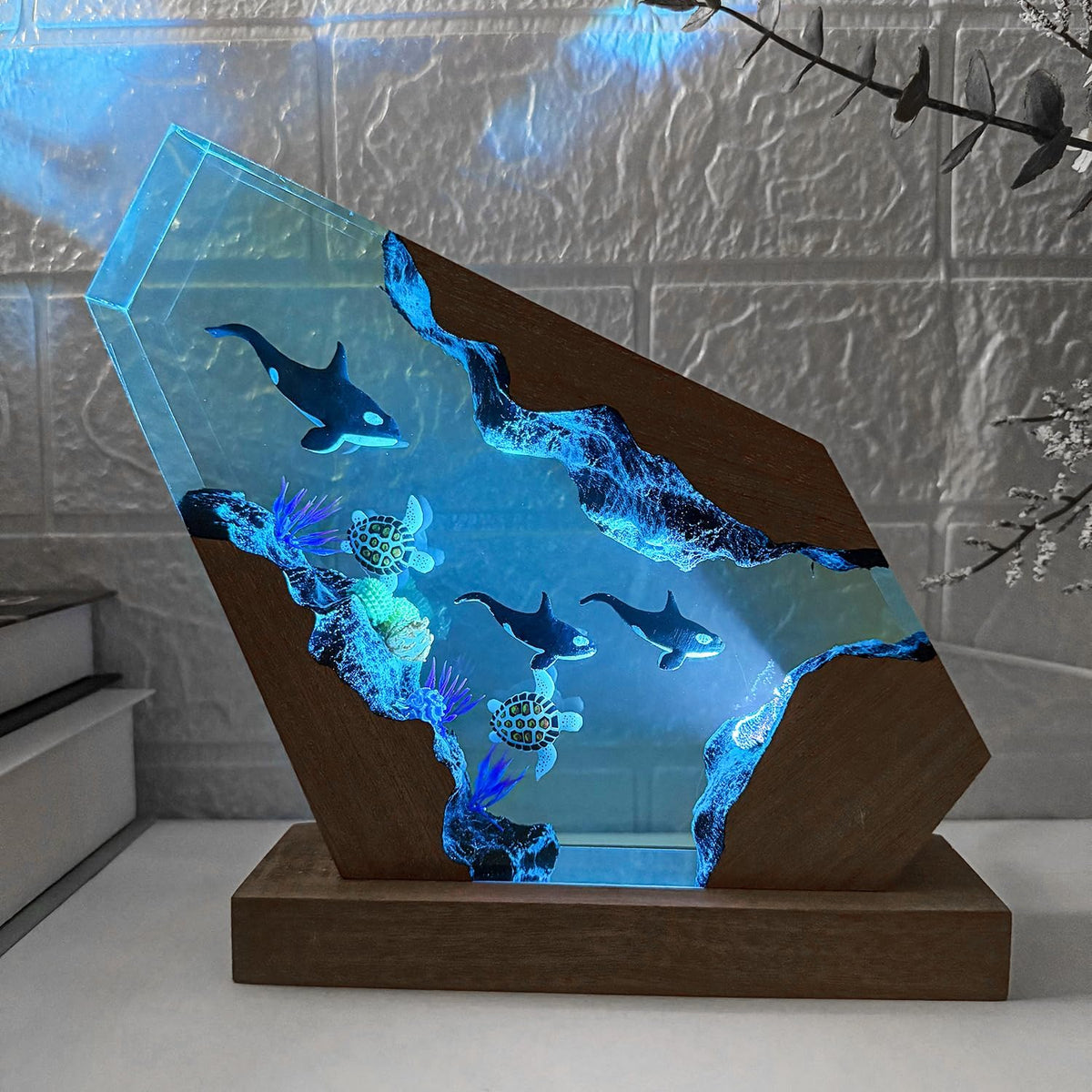Orca Ocean Resin Lamp - Handmade Resin Night Light with USB Port, Variable Lights, Marine Biology Gifts for Women and Men, Ocean Enthusiast Collectibles, Unique Birthday Gifts for Him & Her (6"x4")