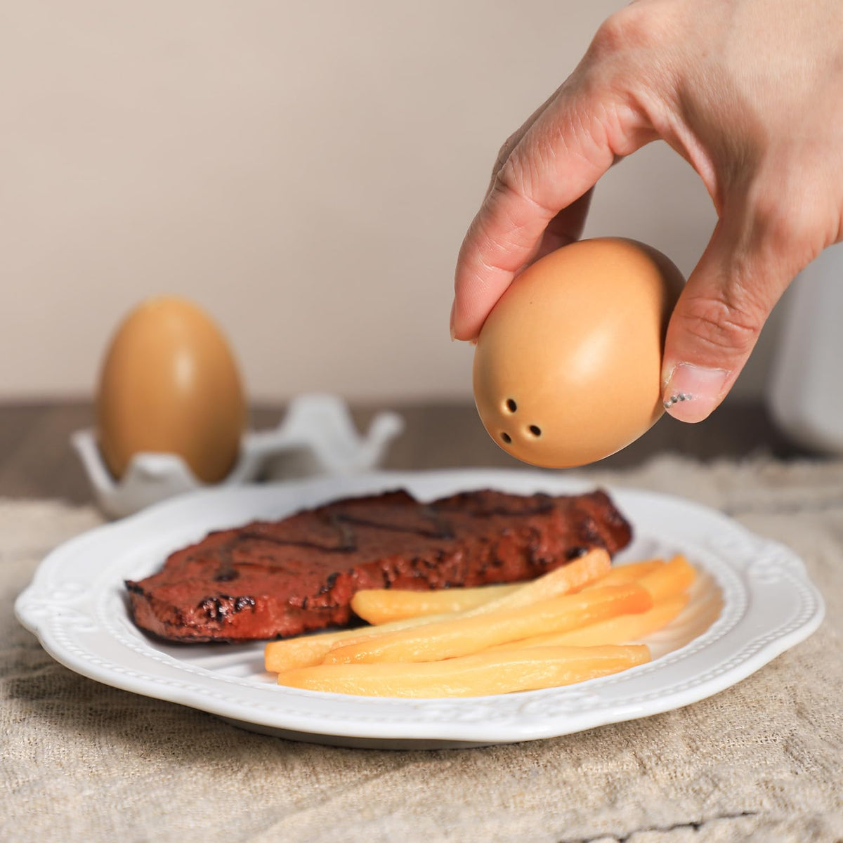 Gaolinci Egg Shape Porcelain Salt & Pepper Shakers, Salt Shaker Set with Tray