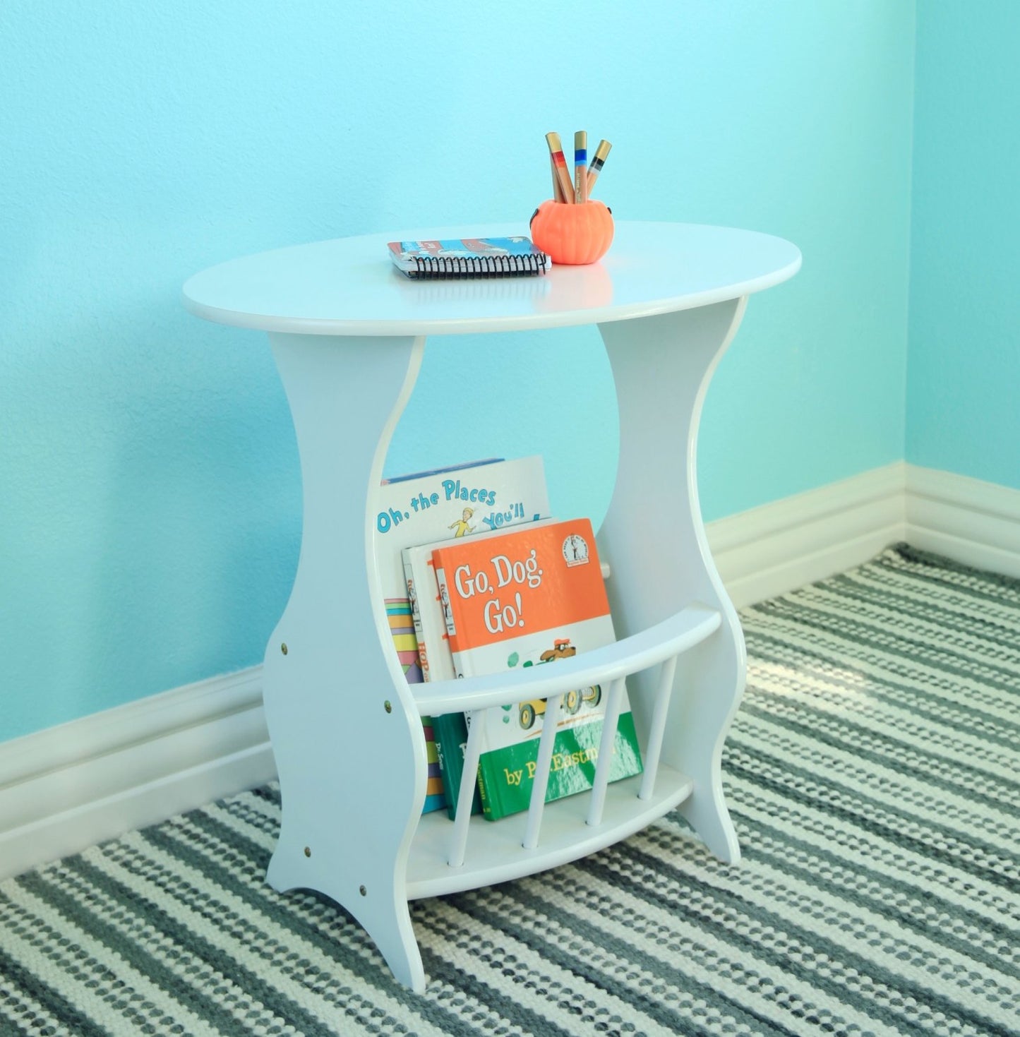 Frenchi Furniture Magazine Table Finish: White