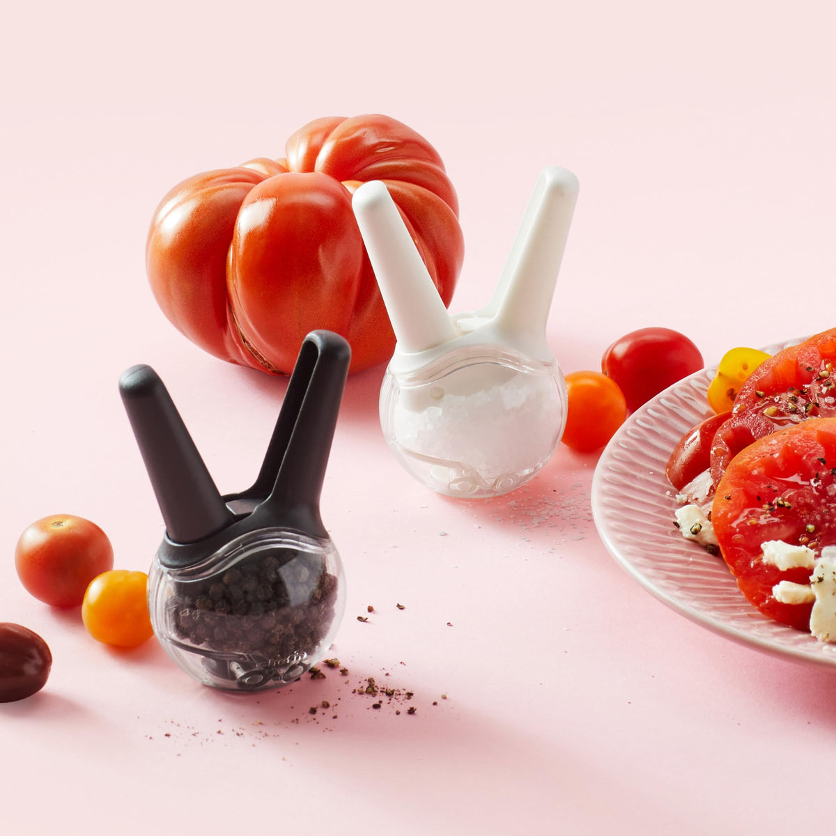 Chef'n Mini Magnetic Salt and Pepper Grinder Set