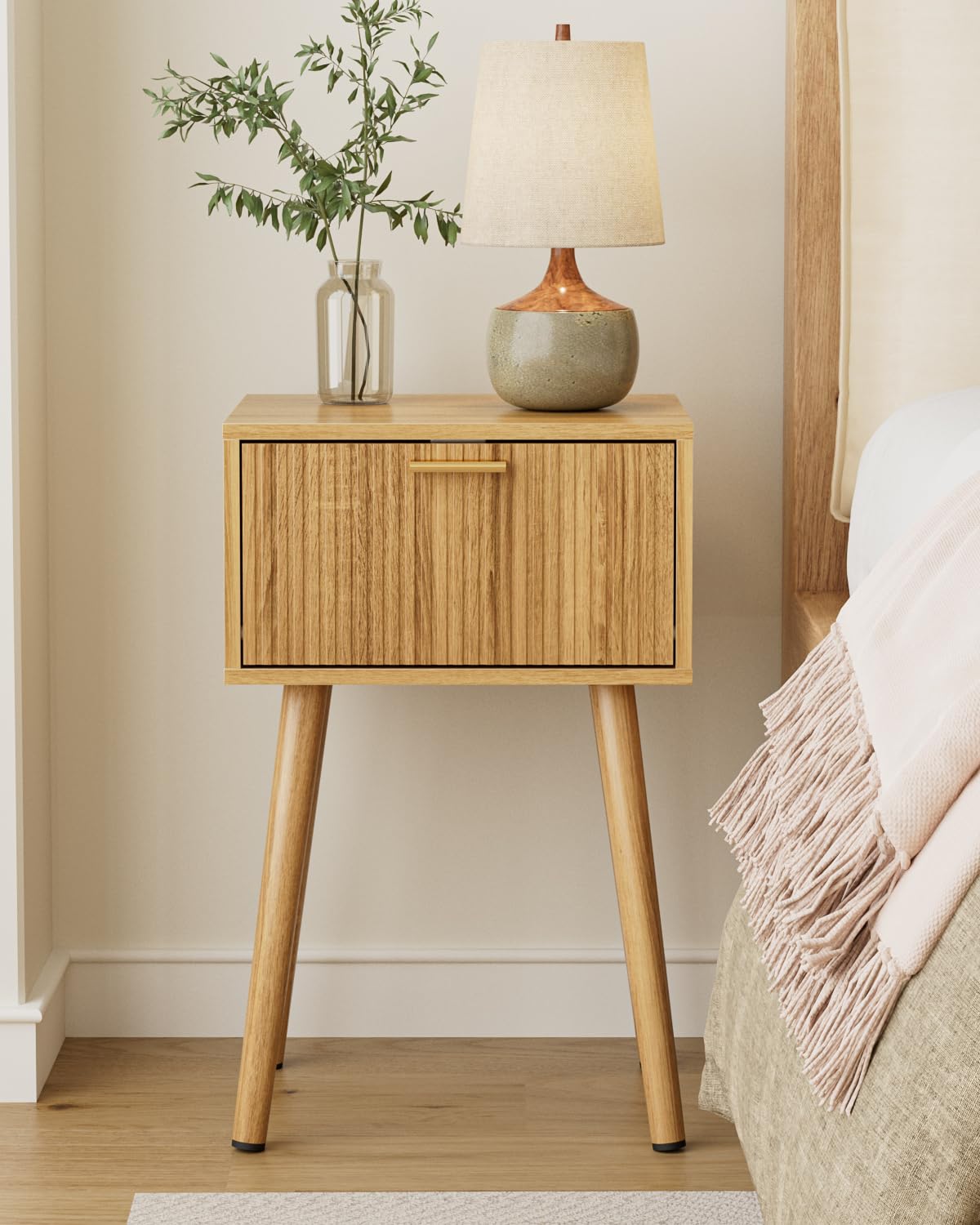 ASACESCU Night Stand, Oak Nightstand with Fluted Door, Small Modern Mid-Century Bedside Table for Bedroom, End Table for Living Room