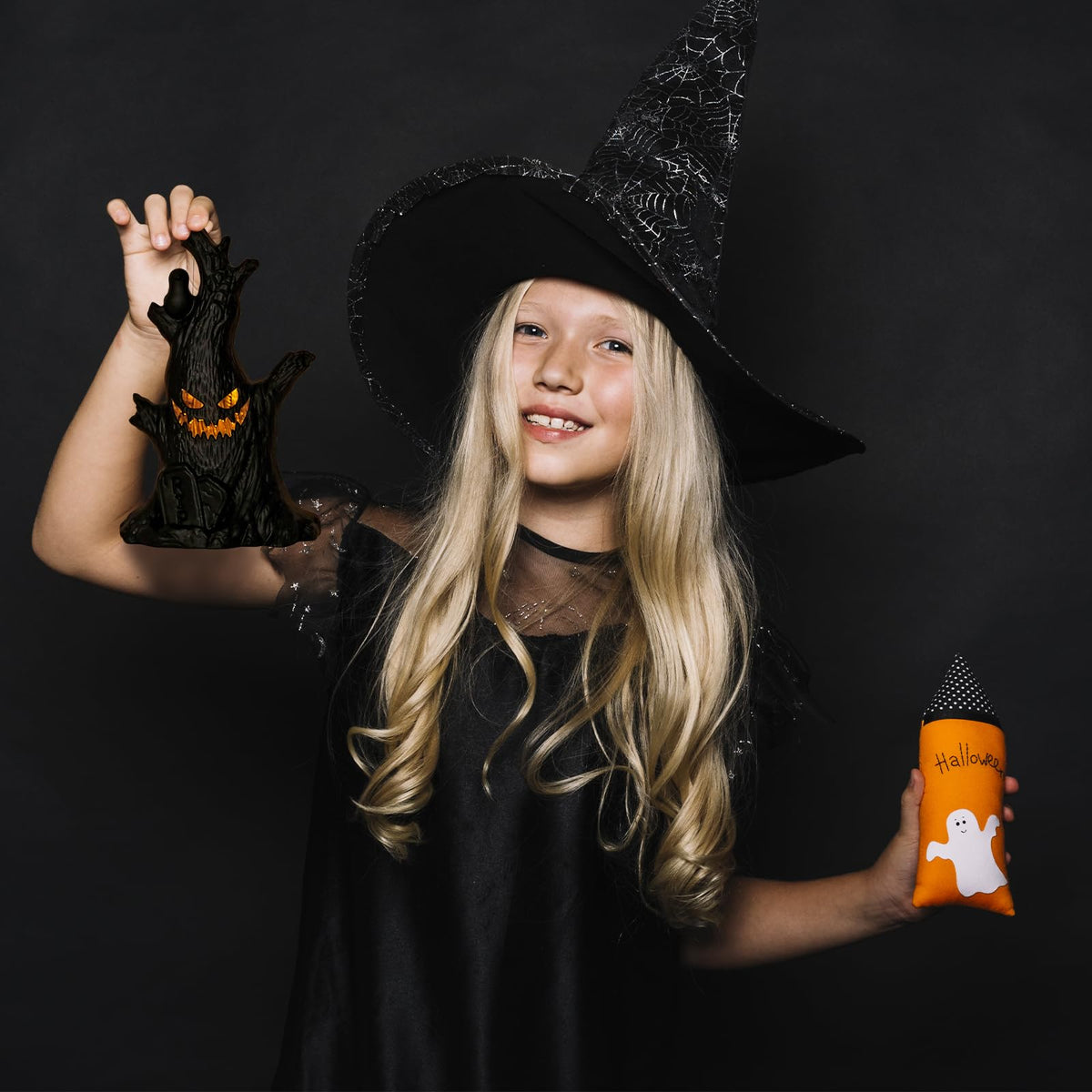 Halloween Lanterns Decoration 6.3" Height Retro Hanging Lamp Halloween Dead Tree Flameless Candle Holder Day of The Dead Lantern Gift for Home Tabletop Trick or Treat Party Supplies