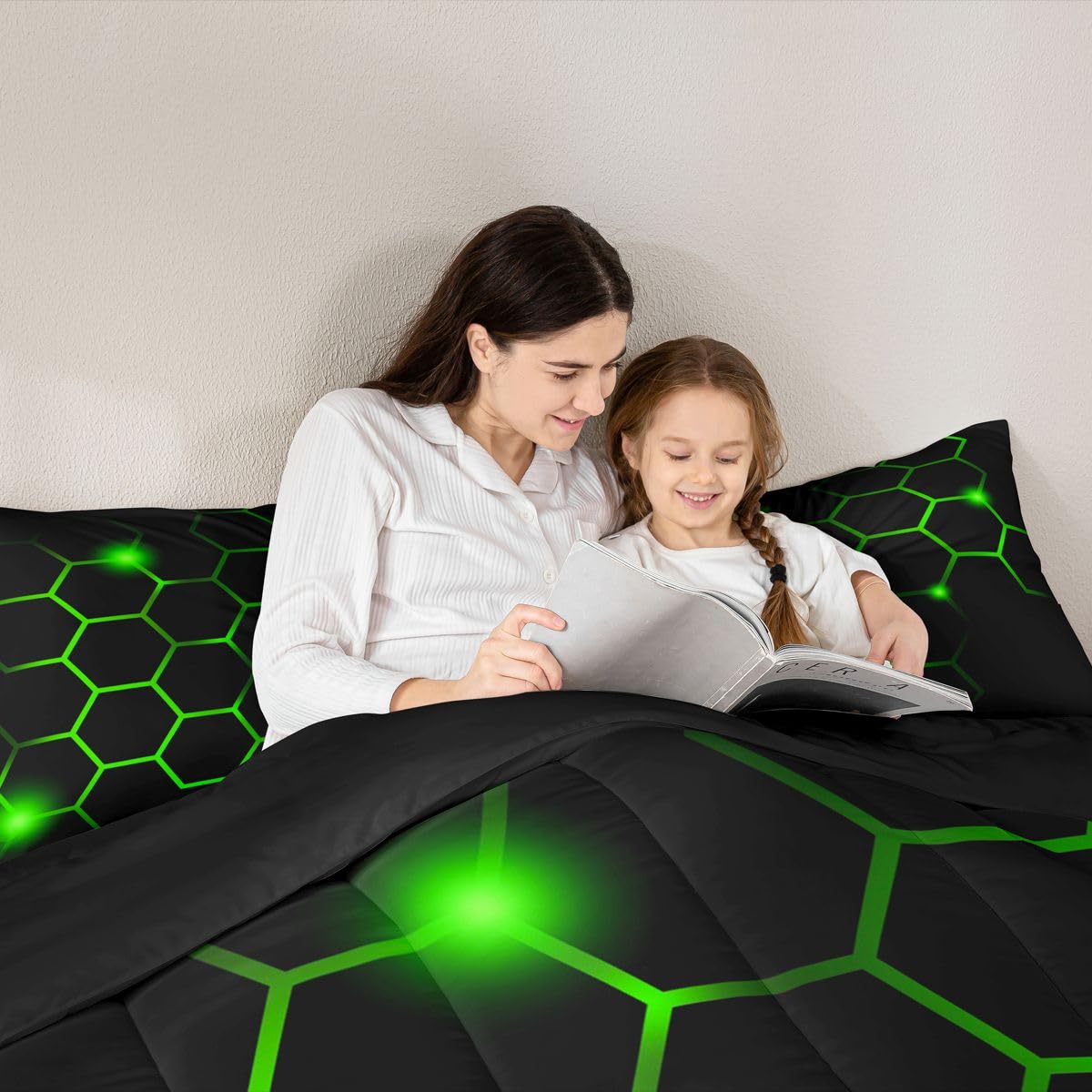 Feelyou Hexagonal Comforter Set Geometric Honeycomb Bedding Set for Kids Adults Neon Green Black Comforter Modern Hexagon Beehive Quilt Set Ultra Soft Room Decor Queen Size Bedroom Collection 3Pcs