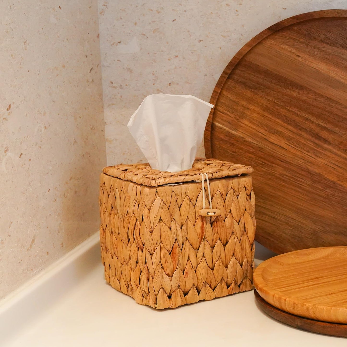 PINXIURY Tissue Box Cover Square Handwoven Rattan Tissue Box Holder, Natural Handmade, Boho Decorative Handcrafted Square Facial Tissue Holder with Lid, Rustic Decorative on Table and Bathroom, Office