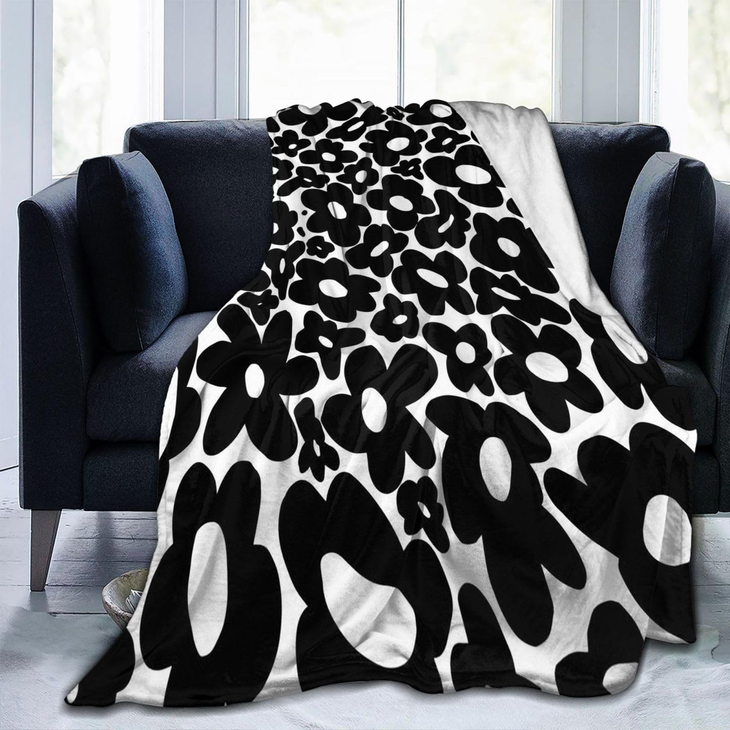 Retro 70s Black and White Flowers Throw Blanket 50"X40" Lightweight Flannel Throws Blankets for Couch Bed Sofa Living Room Bedroom Home Decor,Soft Cozy Fluffy Fuzzy Plush Blanket for All Season