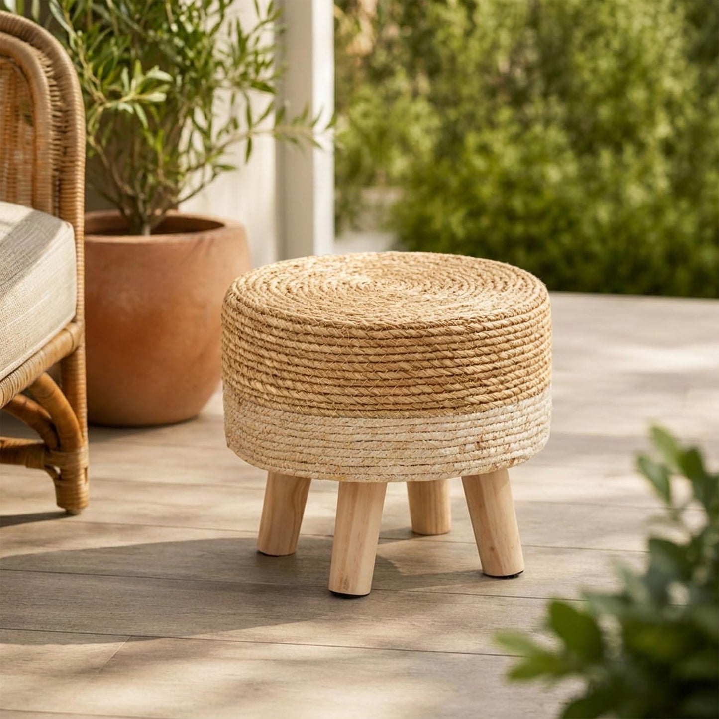 Wimarsbon Round Foot Stool Natural Seagrass Poufs Ottoman Hand Weave Footrest Stool for Couch Desk Extra Seat Step Stool with Solid Wood Legs for Hallway Patio Lounge White