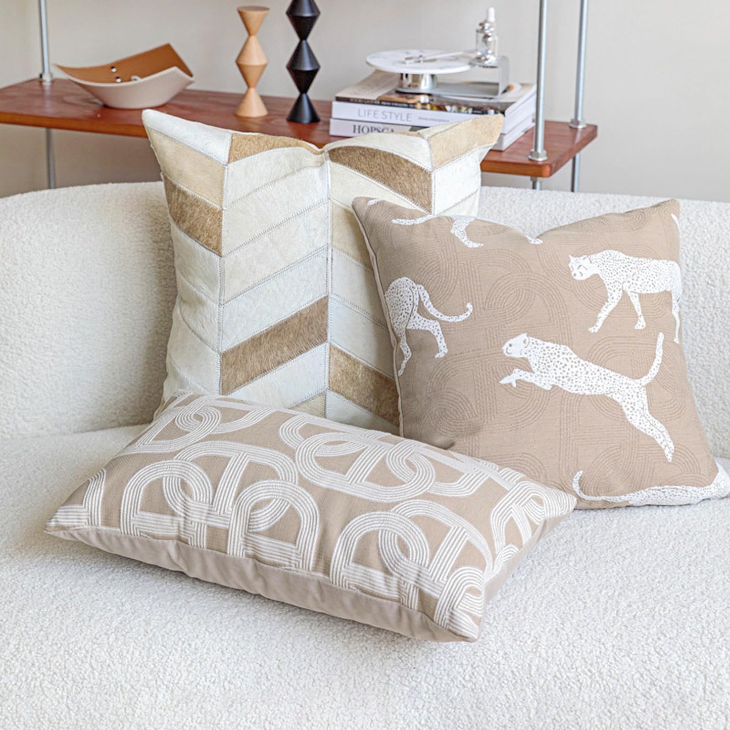 Mussepera Horseshoe Pattern Pillow Cover Luxury Leopard Cheetah Jacquard Embroidery Decorative Throw Pillow Cushion Cover for Sofa Bedroom Living Room Decor 18x18 Inch (Oatmeal2)