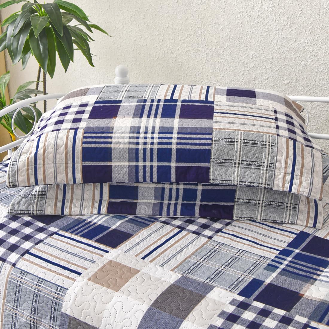 Jarson 3 Pcs Plaid Daybed Cover Set Twin Size Navy White Brown Sofa Cover Double Side Bed Set Classic Patchwork Bedding Sets Daybed Quilt Set with Pillow Shams
