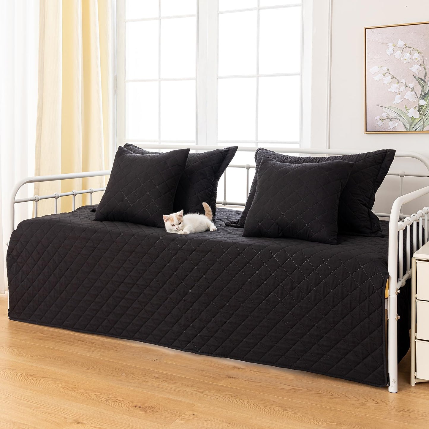 TieyaChkis 5 Piece Daybed Cover Set Twin Daybed Bedding Sets for All Season Lightweight Daybed Comforter with Matching Shams&Decorative Pillows, Double Sided-Quilting Day Bed Cover,39"x75",Black