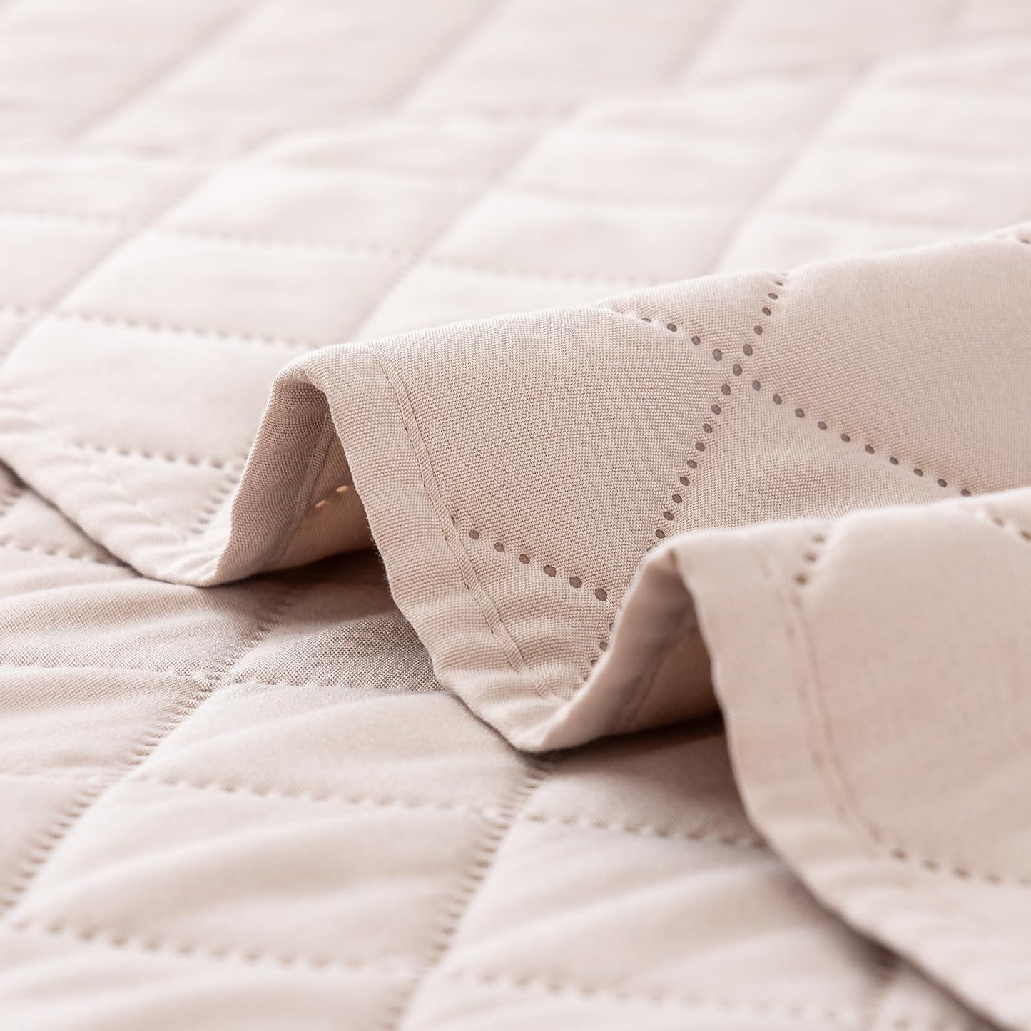 TieyaChkis 5 Piece Daybed Cover Set Twin Daybed Bedding Sets for All Season Lightweight Daybed Comforter with Matching Shams&Decorative Pillows, Double Sided-Quilting Day Bed Cover,39"x75",Beige