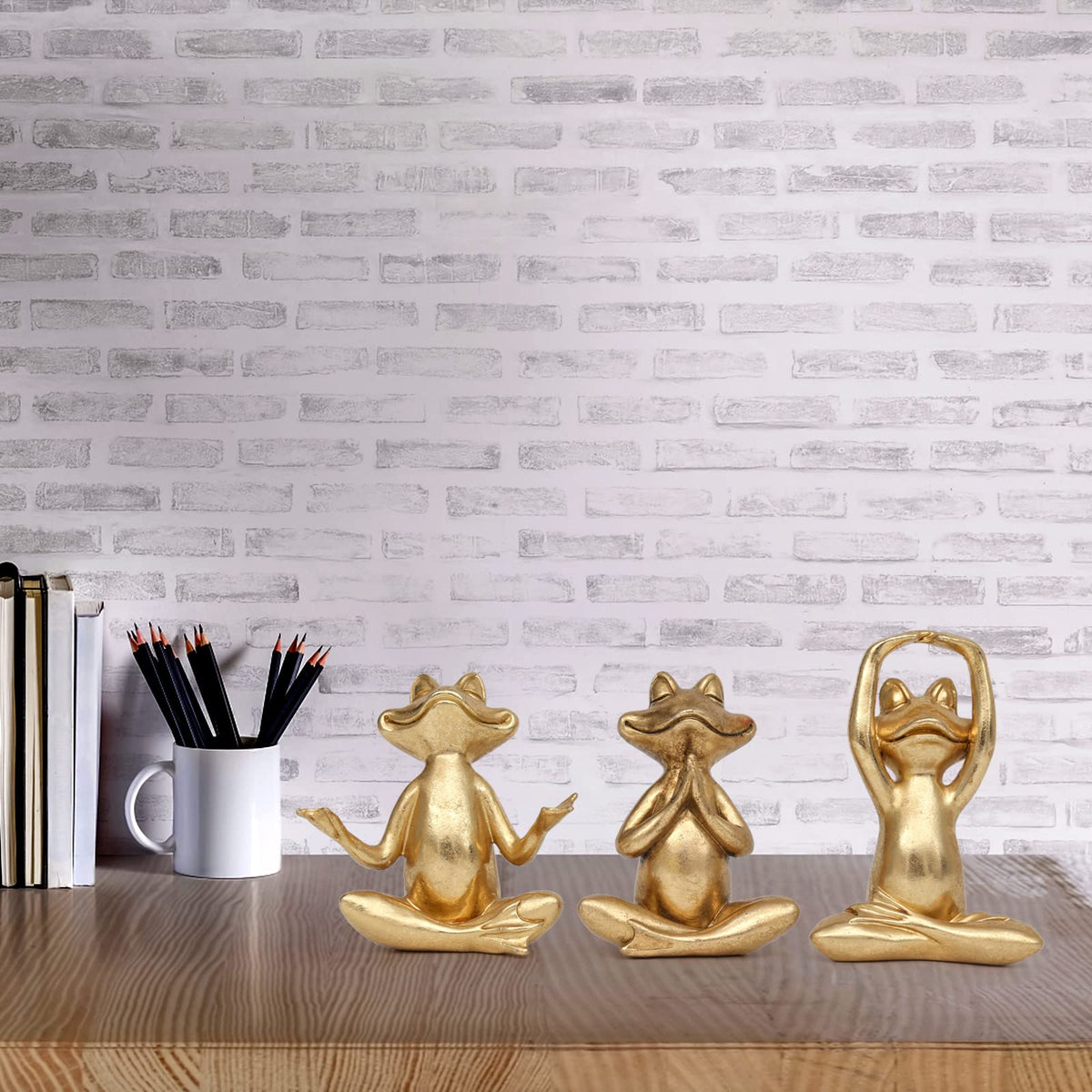 Suoedd Gold Frog Figurines Yoga Decor 3.7In Set of 3 –Frog Yoga Statues for Modern Living Room Desk Table Home Office Bookshelf Shelves Sculptures Decor,Gifts for Mom Women
