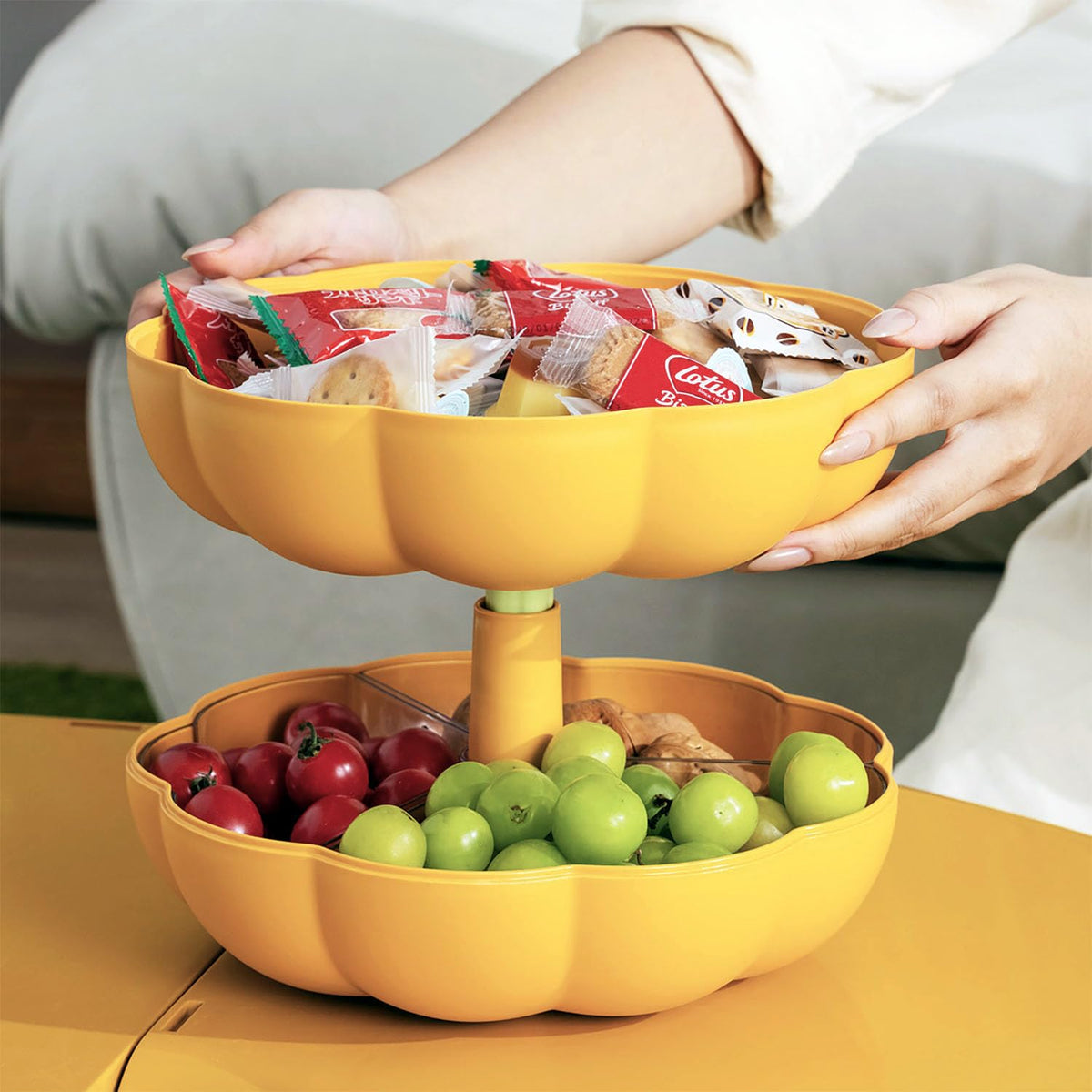 FYUEROPA Big Pumpkin Snack Holder with Lid, Double Layer Serving Container with 3 Divided Compartments, Candy Fruit Nut Tray, Snack Bowl (Orange)