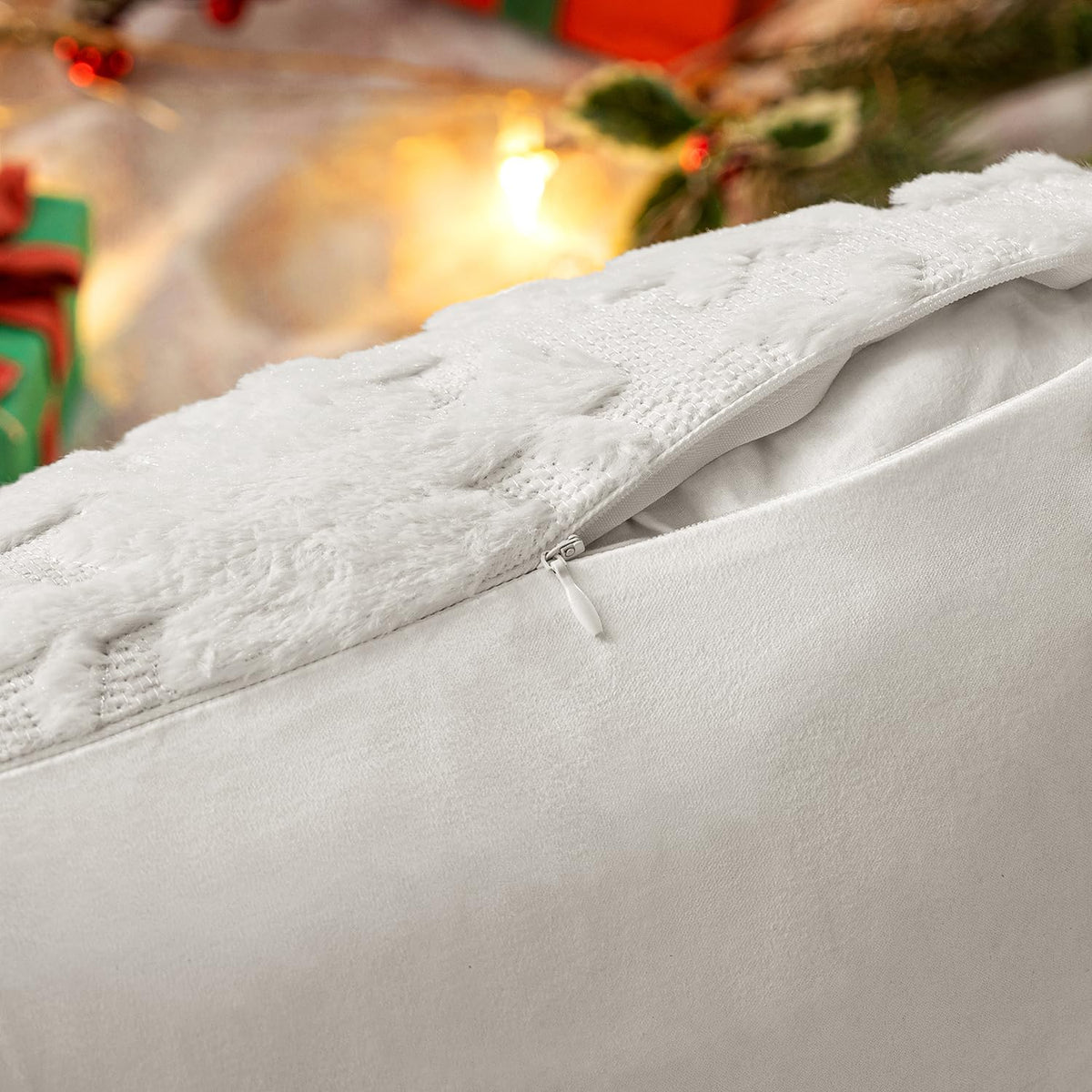 MIULEE Christmas Snowflake Decorative Throw Pillow Covers Set of 2,Soft Fluffy Faux Wool Winter Holiday Couch Pillows for Farmhouse Boho Home Decor Sofa Bed Porch Living Room 20x20 Inch Pure White