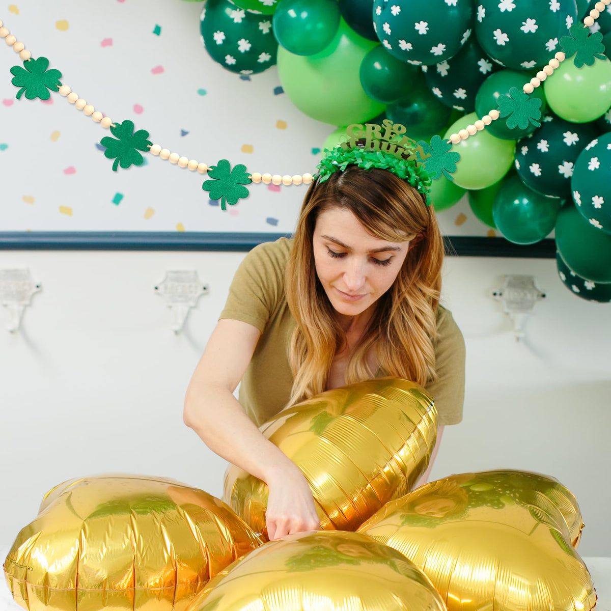 St. Patrick's Day Decorations, Felt Shamrocks Wood Bead Garland Banner for St. Patrick's Day Decor