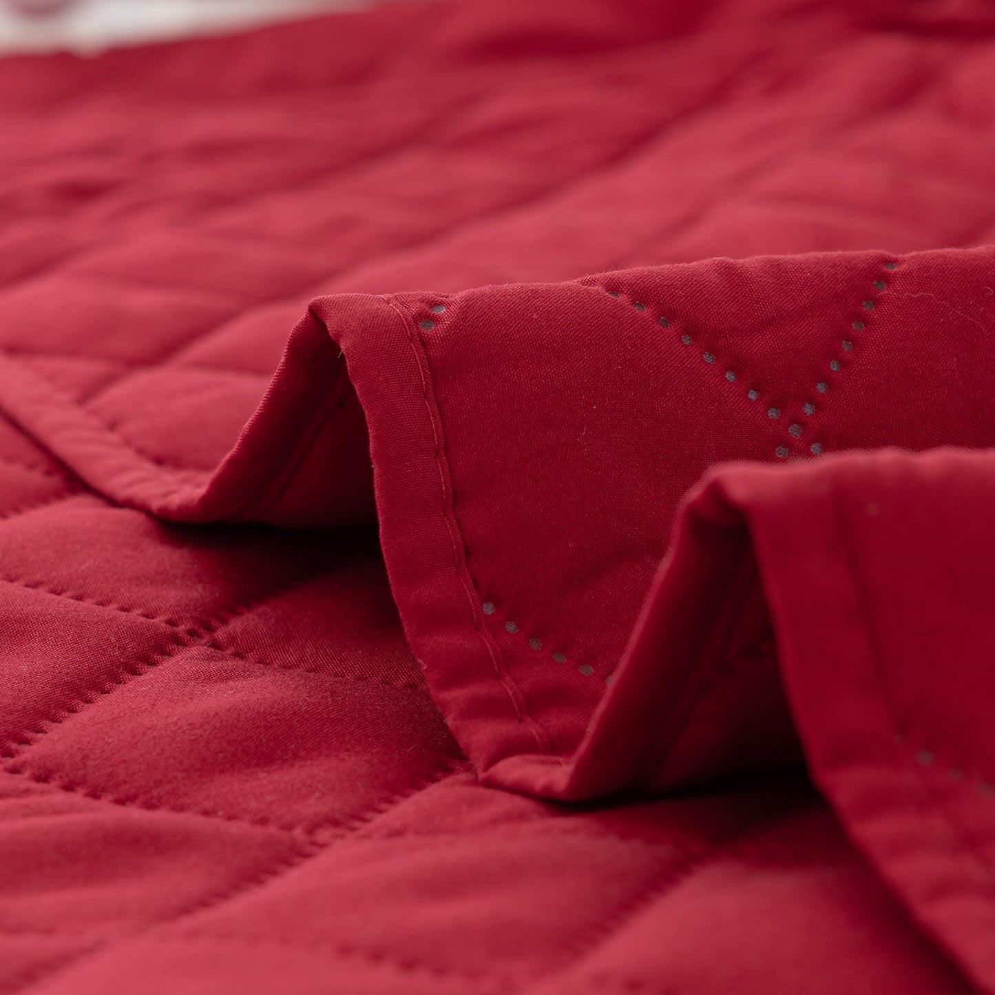 TieyaChkis 5 Piece Daybed Cover Set Twin Daybed Bedding Sets for All Season Lightweight Daybed Comforter with Matching Shams&Decorative Pillows, Double Sided-Quilting Day Bed Cover,39"x75",Red
