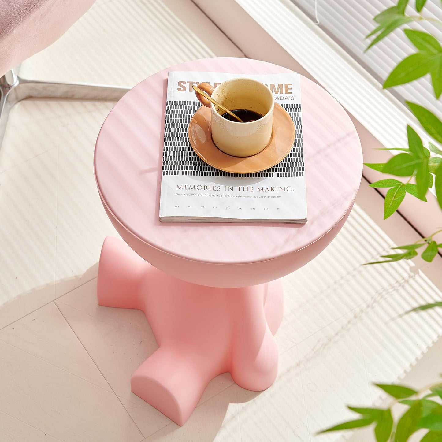Side Table, Circle Coffee Tables, Sofa Table Nightstand, Small End Tables Accent Balcony Office, Modern Bedside Home Decor for Living Room, Bedroom, Small Spaces, Easy Assembly (Pink)