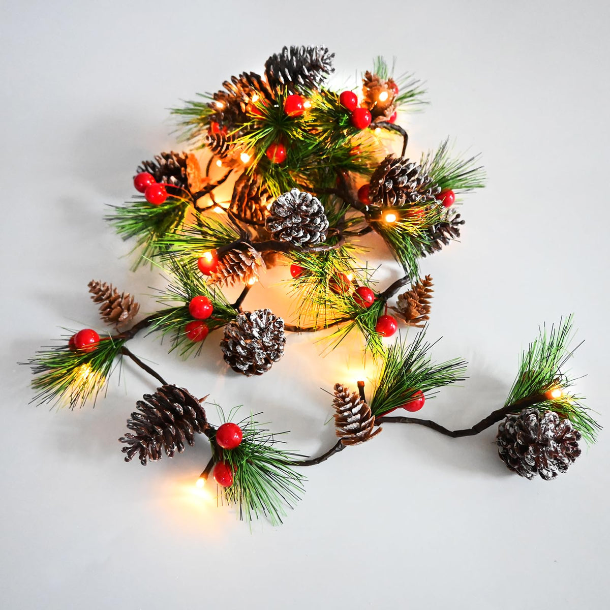 HamiFinee Christmas Garland Lights 6.56FT Holiday Prelit Garlands Pine Cone Garland with Red Berry Upgraded Battery Operated Garland with LED Lights Xmas Decor Lights for Outdoor Indoor Christmas