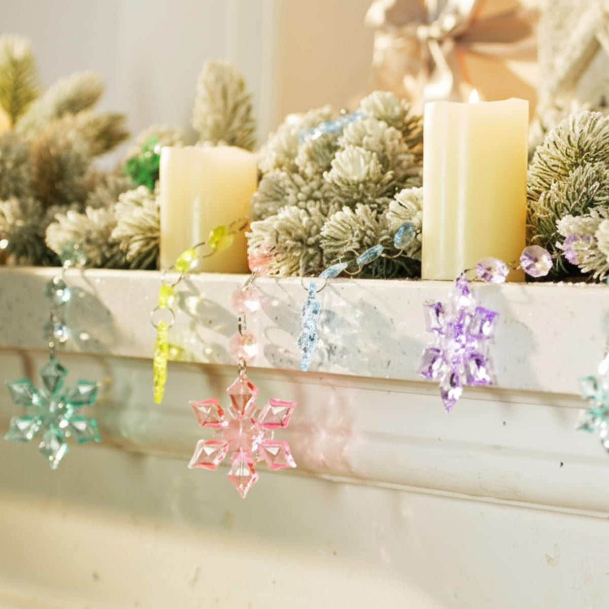 Simgoing 30 Pcs Christmas Pastel Crystal Snowflake Ornaments for Tree, Hanging Crystal Acrylic Snowflake Decoration Pendants for Winter Wonderland, Home Decor Holiday Party Supplies Favor Celebration