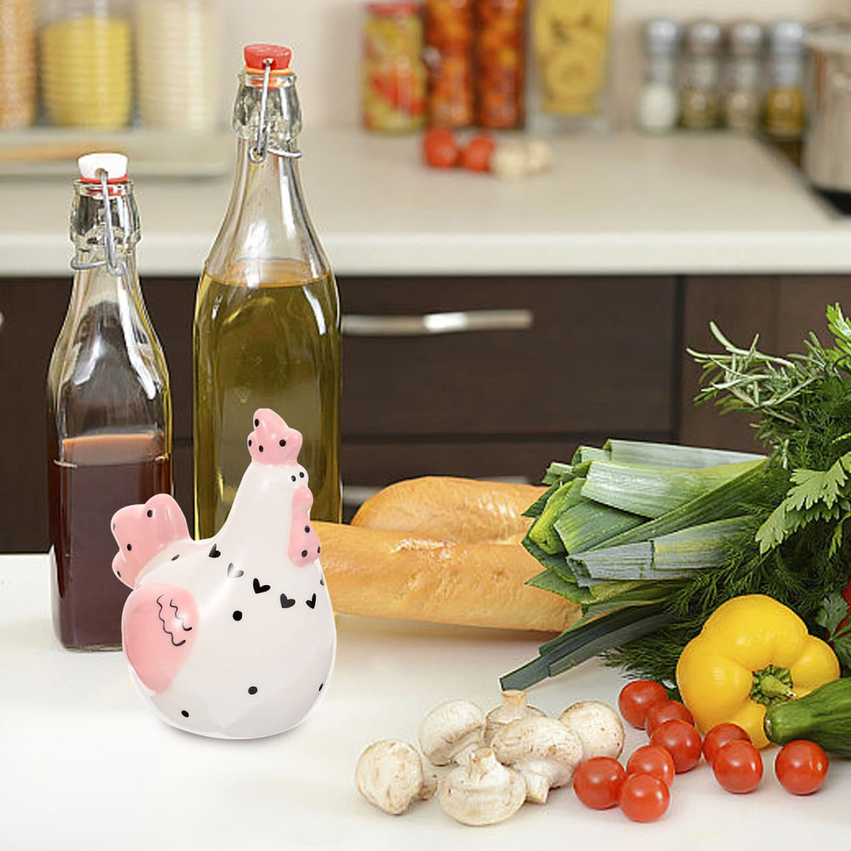 Luxshiny 2pcs Ceramic and Pepper Shaker Set Salt Box Easter Chicken Canister Set Hen Shape Sugar Bowl Seasoning Bottle Dining Table Accessory for Easter Party