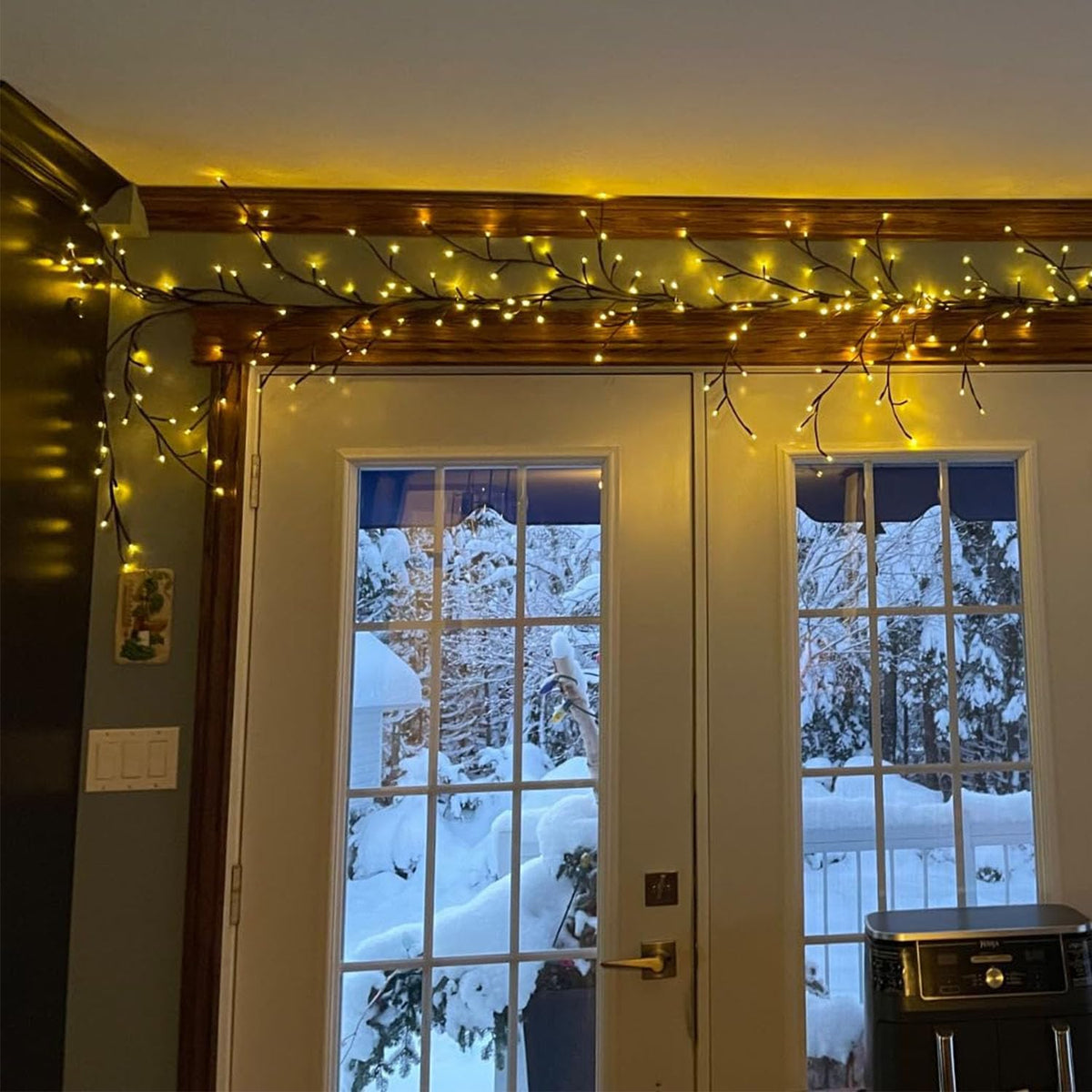 NIDISETPJAS Enchanted Willow Vine Lights with Remote, Christmas Swags Decorations Indoor Room Decor, 18 Branches 144 LEDs Lighted Willow Vine Lights for Walls Bedroom Home Decor