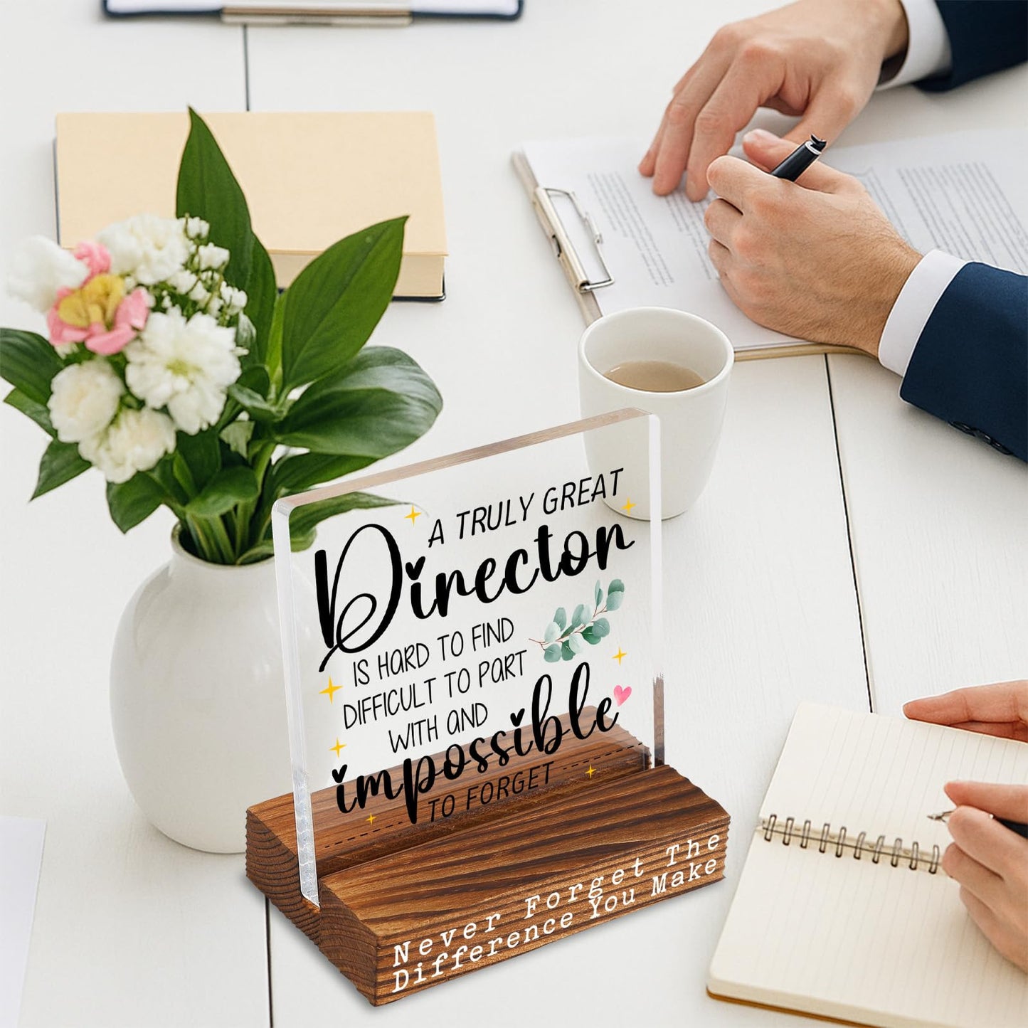 A Truly Great Director Gift Acrylic Desk Sign, Thank You Appreciation Gifts for Director Boss Leader Retiremen Christmas Birthday Office Desk Decor Decorative Signs Plaque YTT21