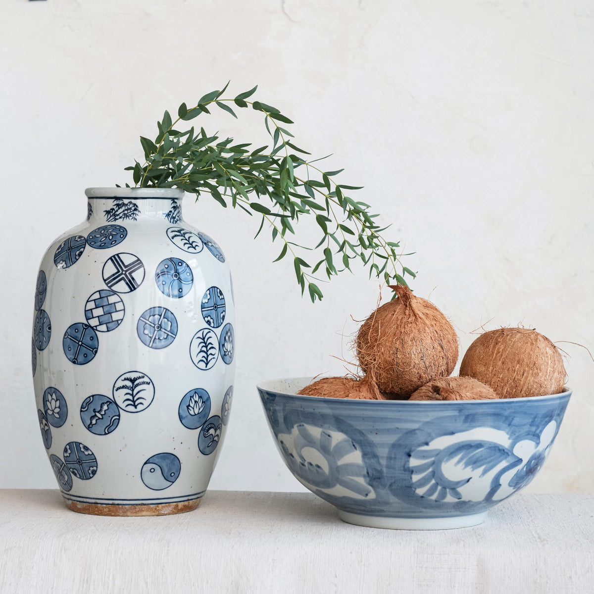 Creative Co-Op Hand Painted Stoneware Bowl with Floral Design, Blue and White