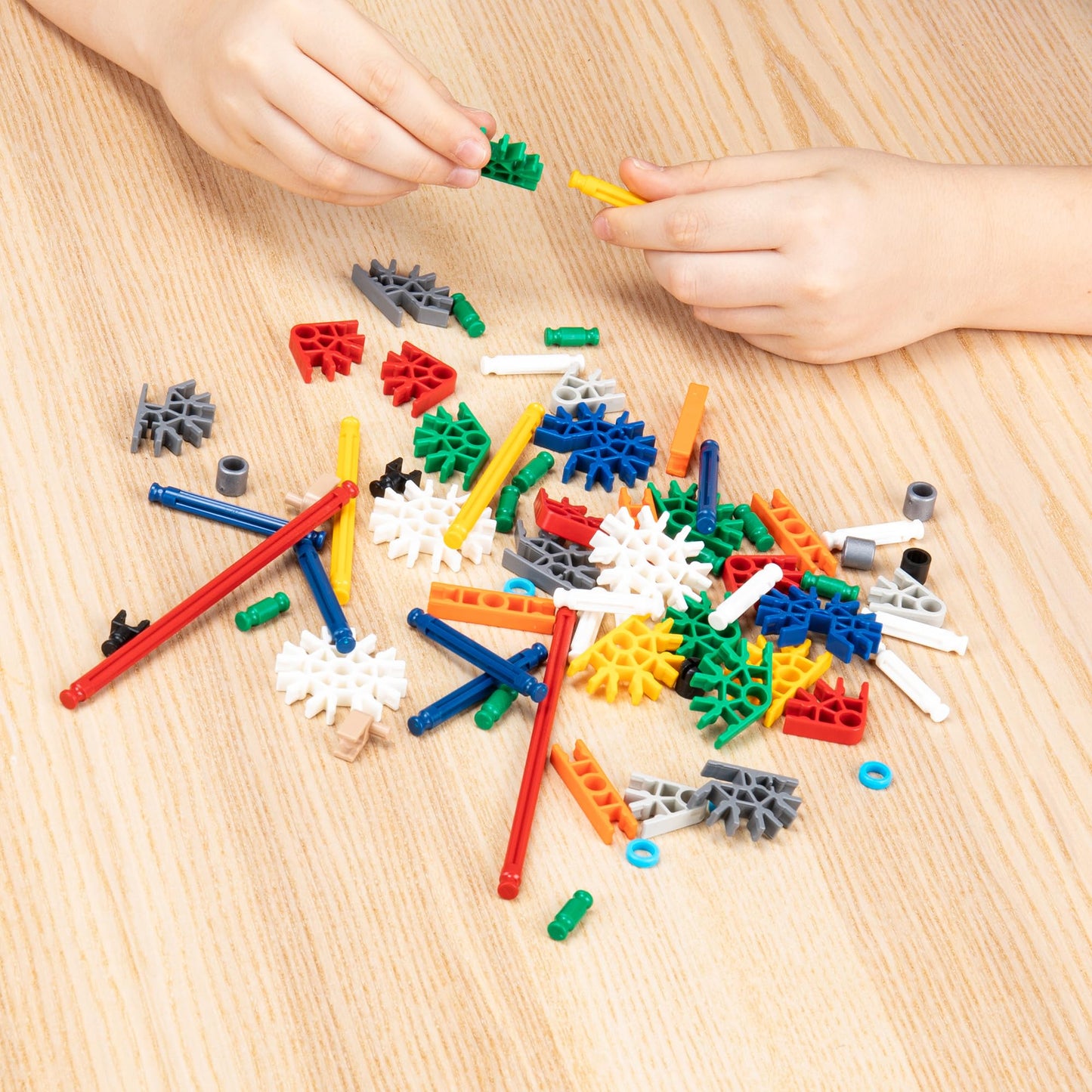 K'NEX Dynamic Dinos 6-in-1 Building Set - STEM Building Kit, Kid Construction, Creative Play Toy‚ Ages 8+