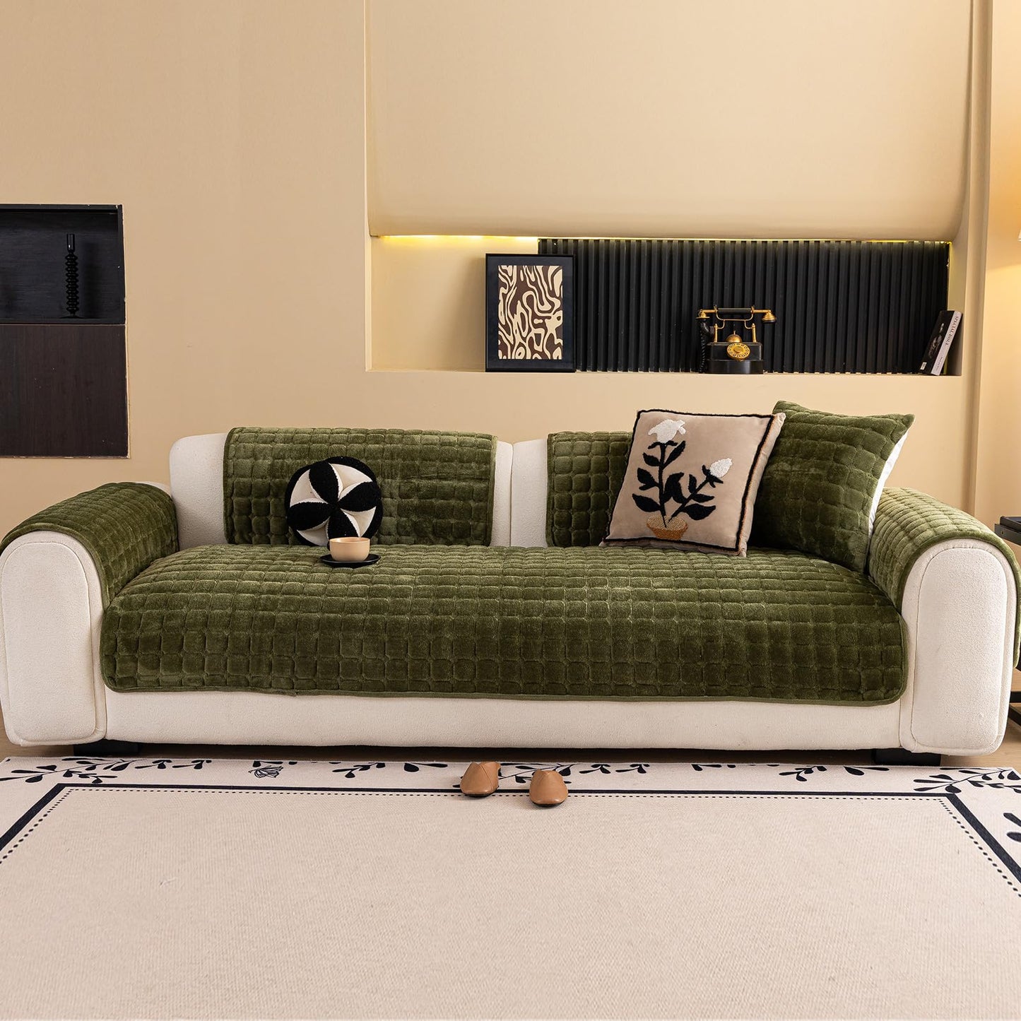MDSASFD Velvet Couch Cover, Washable Sectional Sofa Cover, Anti Slip Sofa Slipcover for 3 Cushion Couch Sofa L Shaped Armrest Backrest, Furniture Protector Covers for Pets Kids(1PC,Green,36"×94")