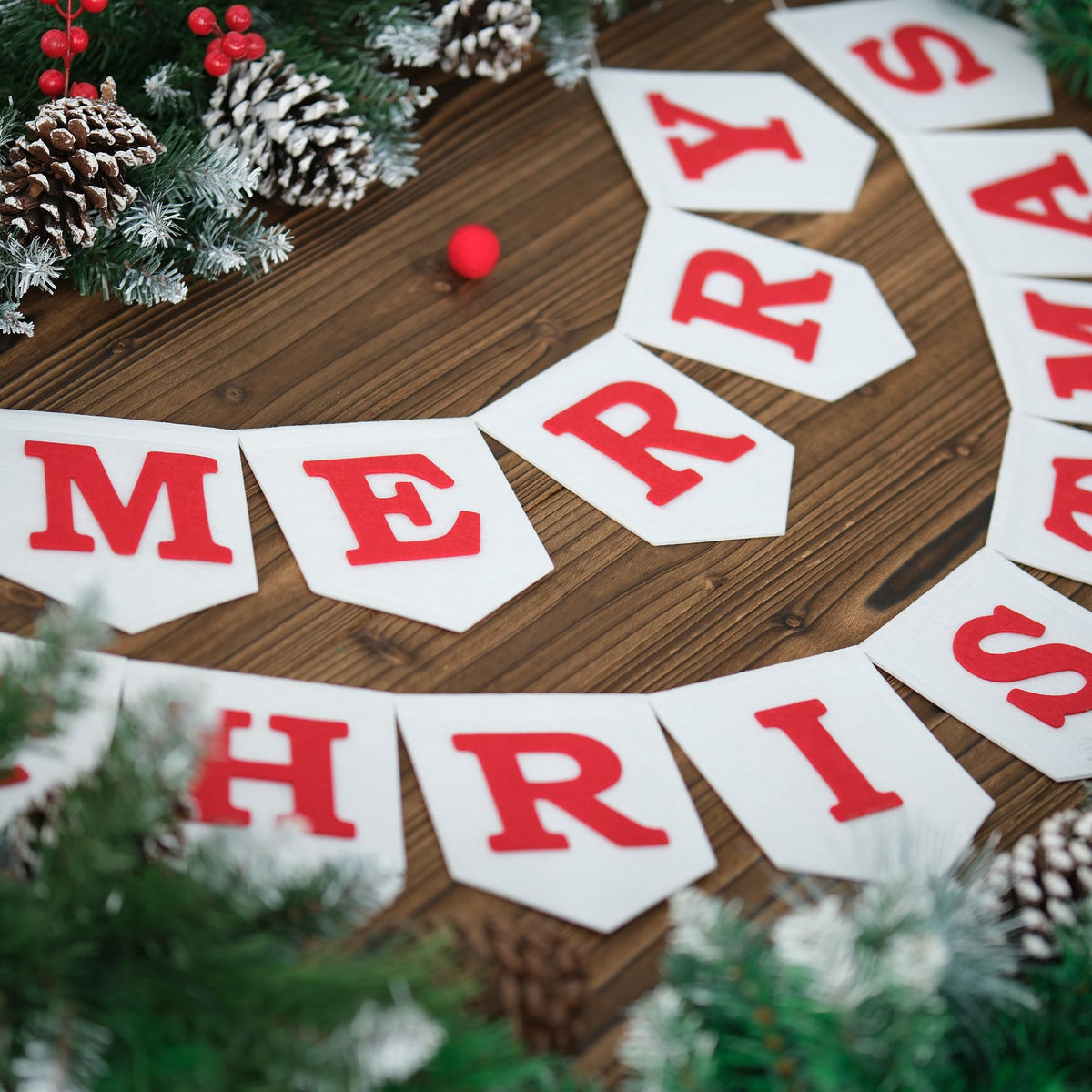 JUIIZAY Felt Merry Christmas Banner Xmas Decorations Christmas Sign Pre-Assembled Celebration Hanging Decor For Home Office Fireplace