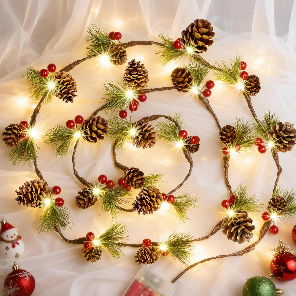 Christmas Pine Cones String Lights Battery Operated,6.6ft 20 LED Pinecone Fairy String Lights with Red Berry,Decor Lights for Indoor Fall Christmas Tree Garland Mantel Table Decoration (Warm White)