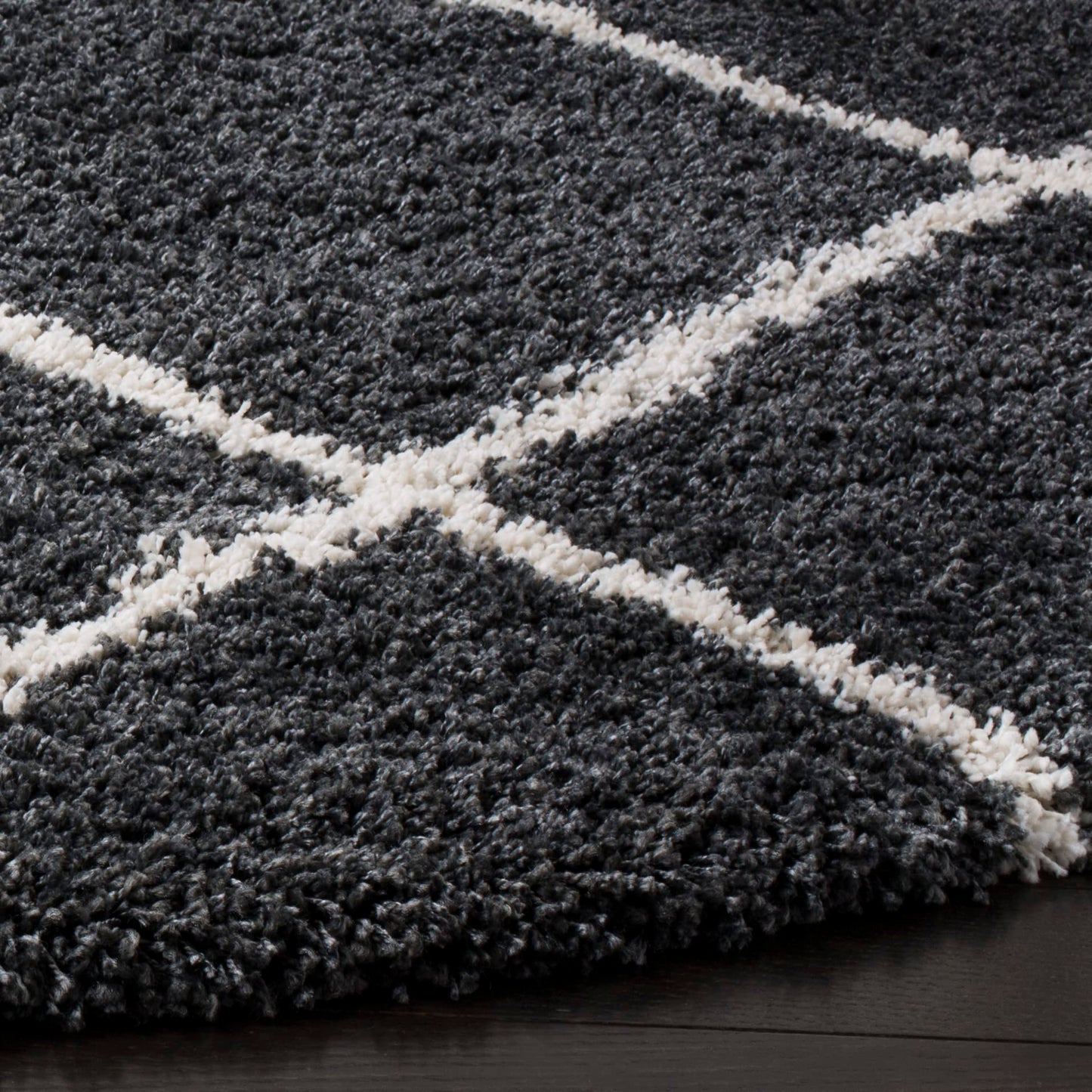 SAFAVIEH Hudson Shag Collection Runner Rug - 2'3" x 6', Dark Grey & Ivory, Modern Trellis Design, Non-Shedding & Easy Care, 2-inch Thick Ideal for High Traffic Areas in Living Room, Bedroom (SGH281G)