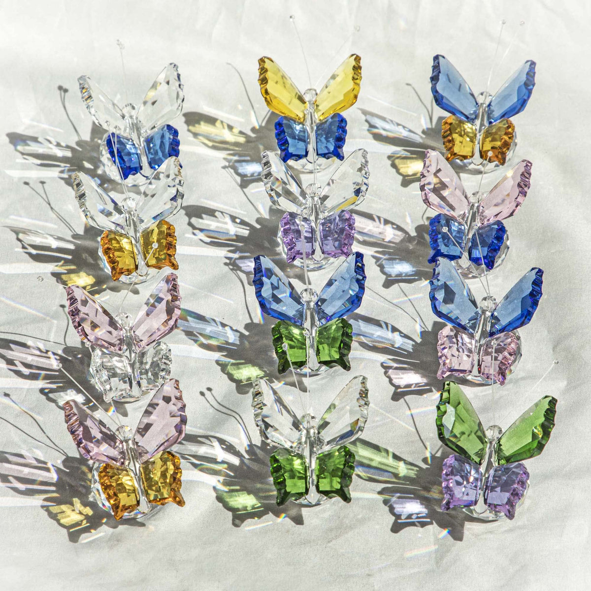 H&D HYALINE & DORA Set 4pcs Crystal Flying Butterfly with Ball Base Figurine Cut Glass Ornament Statue Animal Figurine Collection Home Wedding Office Table Decorations