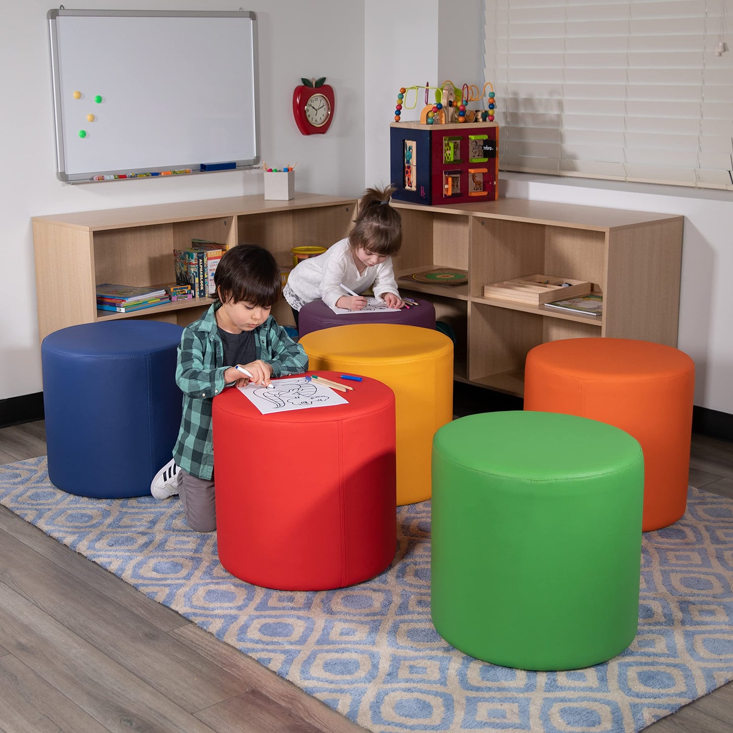 Flash Furniture Nicholas Soft Seating Flexible Circle for Classrooms and Common Spaces - 18" Seat Height (Green)