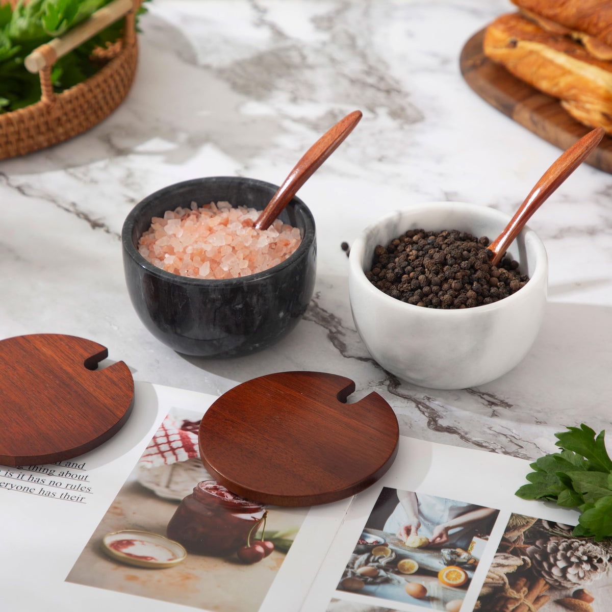 NHKRTE 18-Ounce Marble Spice Jar with Lid and Spoon, Black and White Set