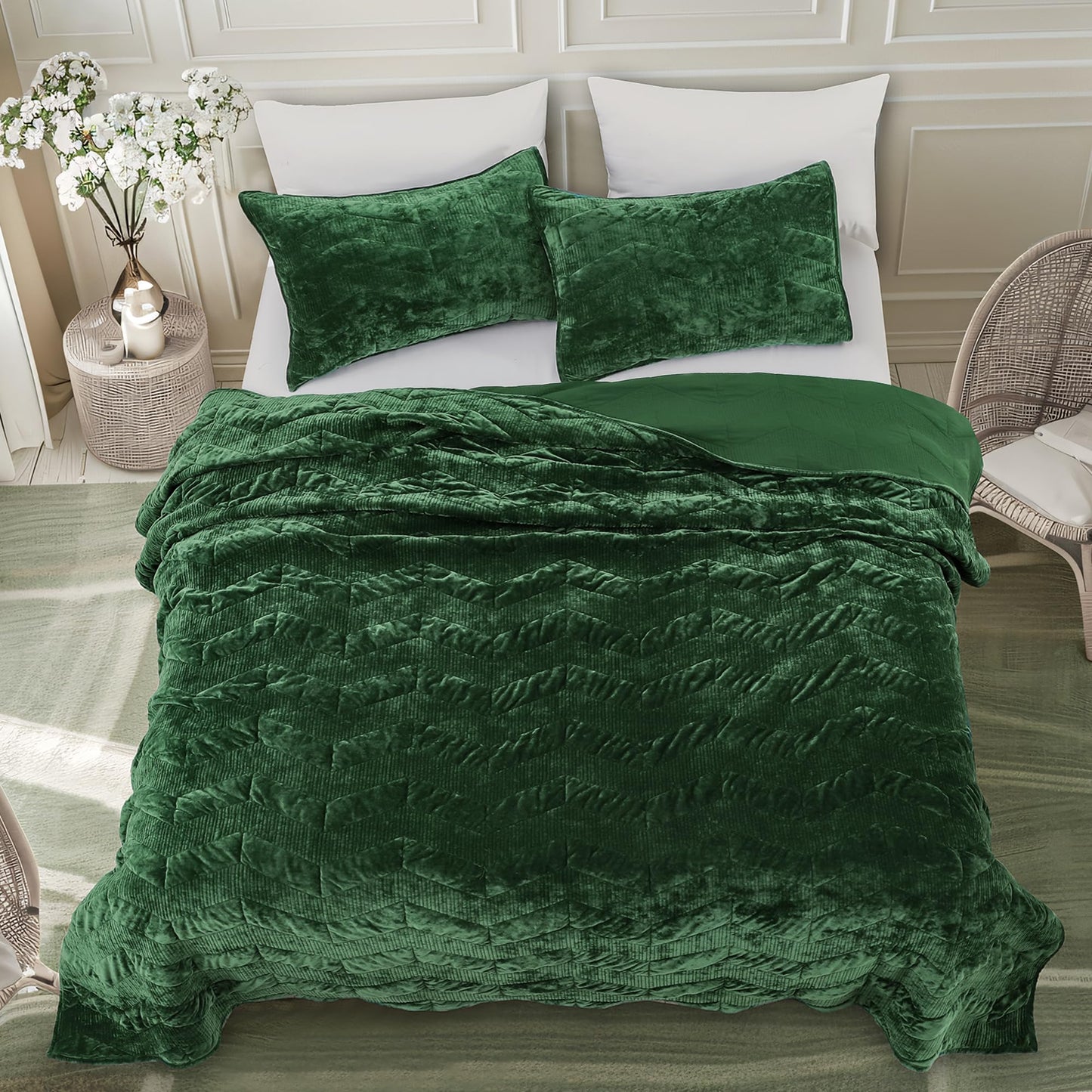 SHALALA Luxury Velvet Quilt Set King Size,Ultra Soft Lightweight Summer Velvet Comforter Set, Oversized Bedspread Coverlet with 2 Shams Geometries Pattern,for All Season(Evergreen,King)