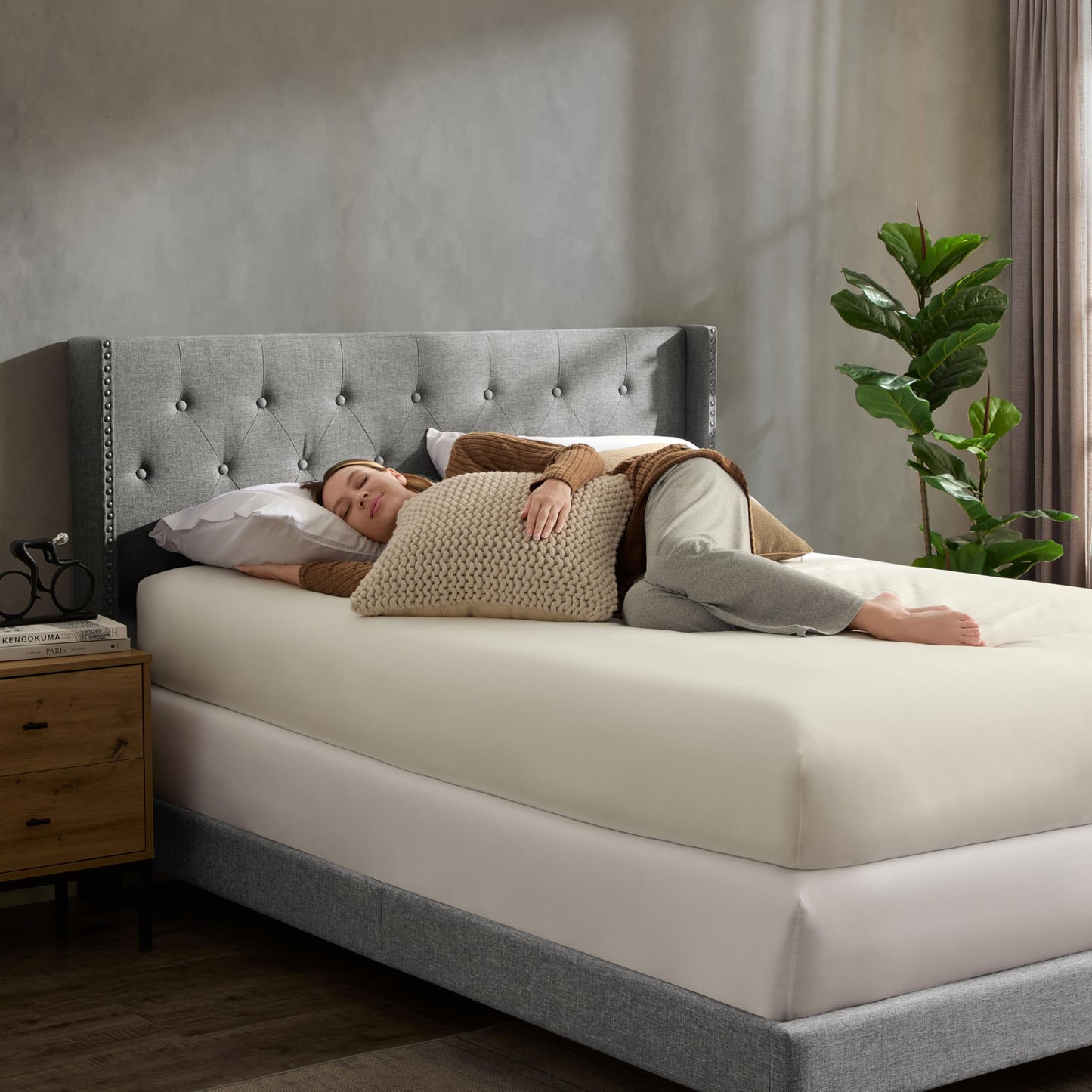 Hearth & Harbor Queen Bed Frame with Headboard Wingback – Linen Platform Bed Frame Queen Size, Button-Tufted Upholstered Bed Frame Queen, Modern Bedframe, Box Spring Required, Silver