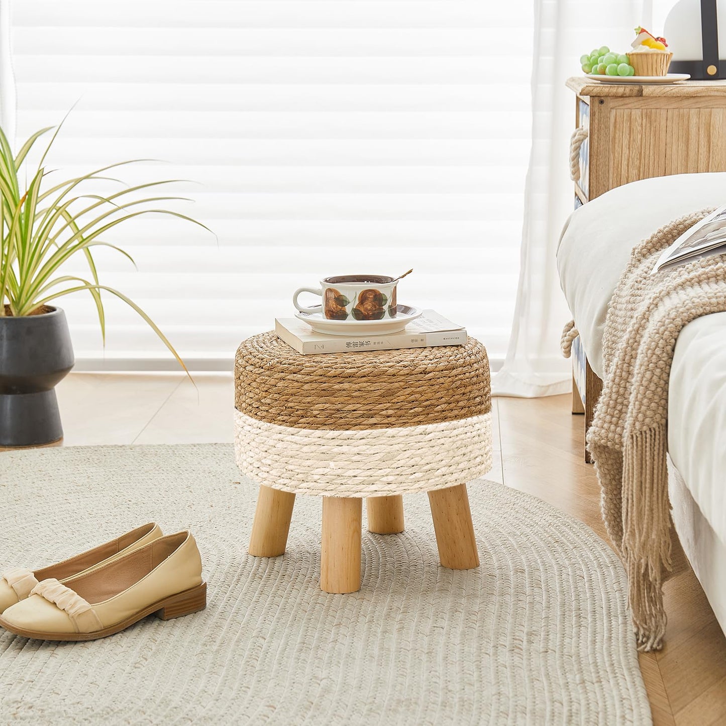 ALeesing Round Ottoman, Natural Seagrass Footstool with 4 Wood Legs, Multifunctional Modern Dressing Stool and Sofa Side Table for Bedroom (White)