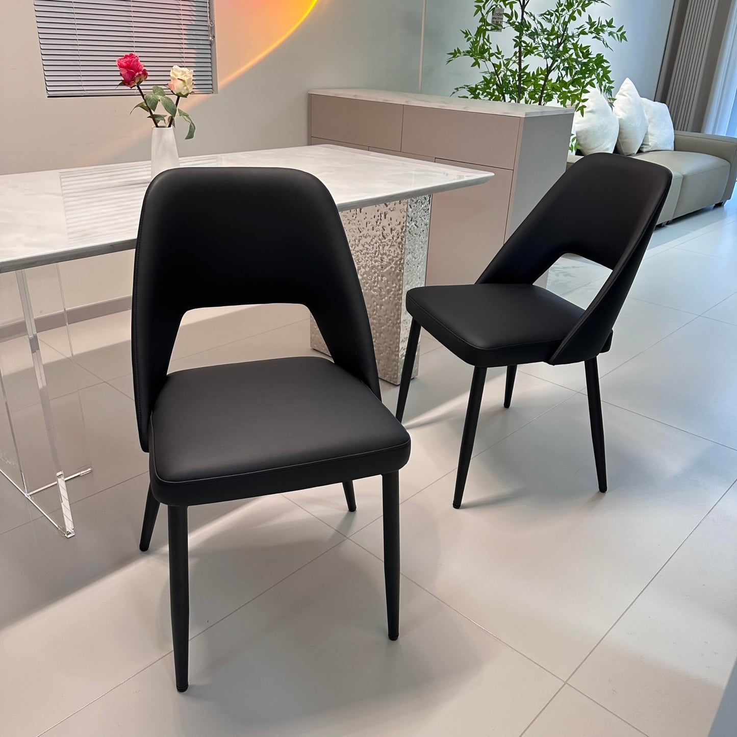 WilliamRock Deluxe Dining Chair: Luxurious Faux Leather, Sturdy Metal Legs, assembles in 5-8 Minutes. Ergonomic Comfort for Dining, Living Rooms, Studies, and Meeting Rooms (Black)
