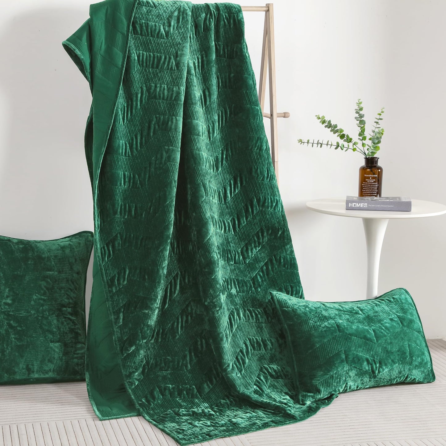 SHALALA Luxury Velvet Quilt Set Queen Size,Ultra Soft Lightweight Summer Velvet Comforter Set, Oversized Bedspread Coverlet with 2 Shams Geometries Pattern,for All Season(Forest Green,Queen)