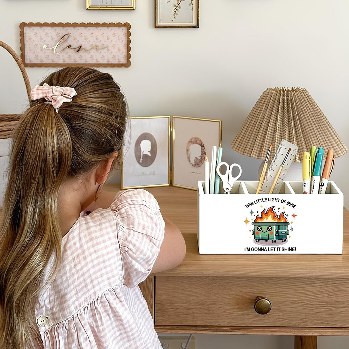 LIANGW Funny Dumpster Fire Pen Pencil Holder for Desk, Coworker Gifts for Women Men, Dumpster Fire Gifts, This Little Light of Mine Wooden Box Sign Decorations for Office Workplace Desk Tabletop