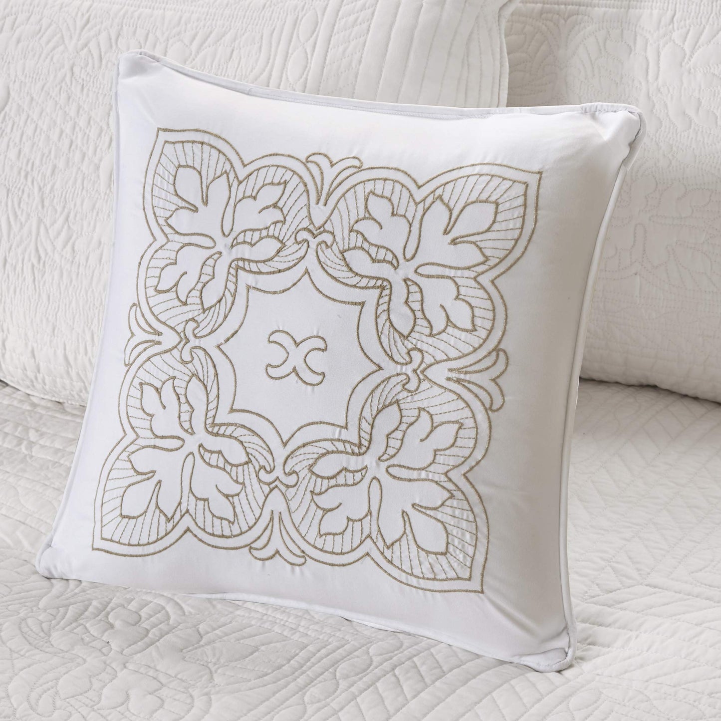 Madison Park Daybed Cover Set Damask Quilted Cover for Daybeds, All Season, Pre-washed Cotton-Filled Coastal Bedding with Scallop Edge, Shams, Bedskirt, Décor Pillows, Tuscany, White, 39"x75", 6 Piece