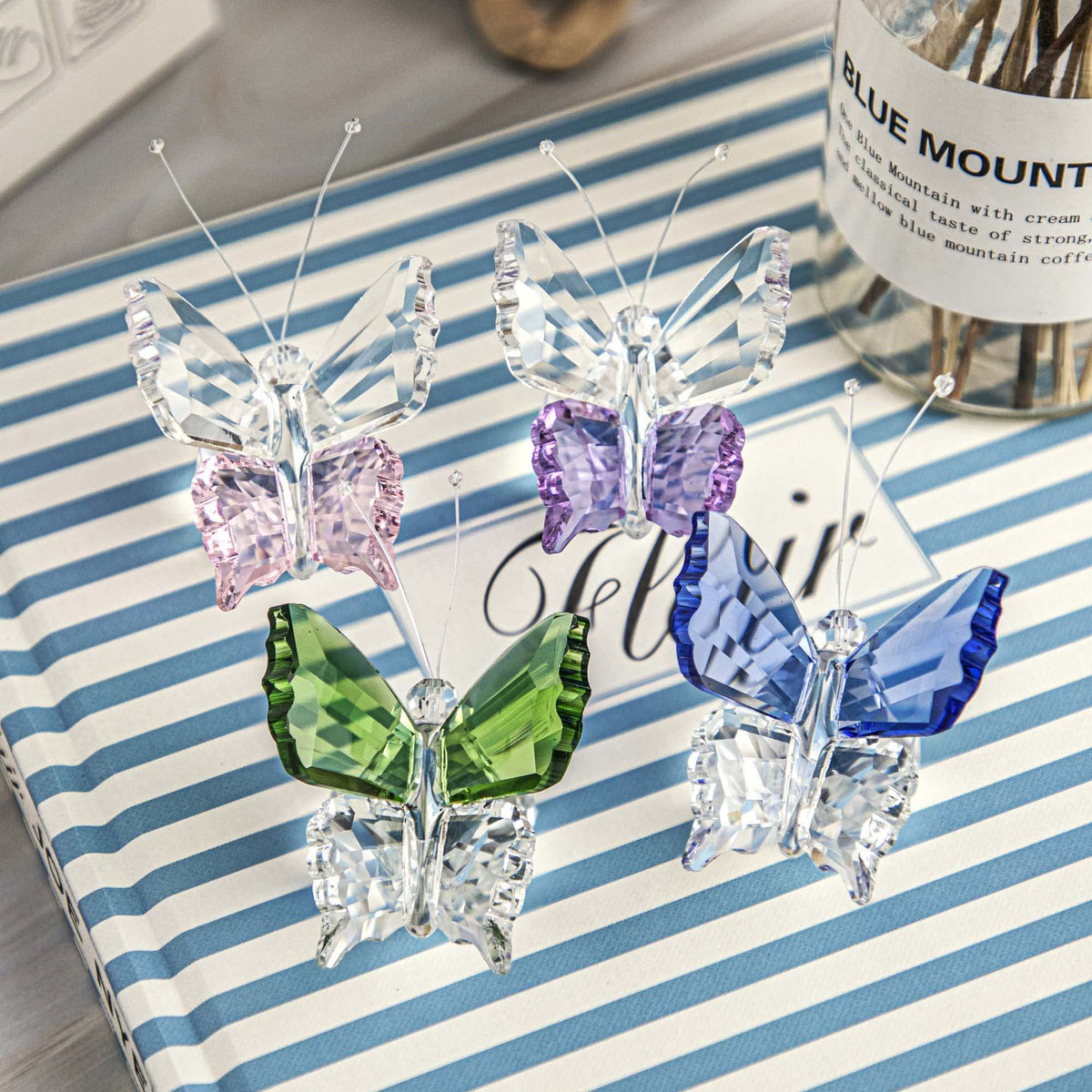 H&D HYALINE & DORA Set 4pcs Crystal Flying Butterfly with Ball Base Figurine Cut Glass Ornament Statue Animal Figurine Collection Home Wedding Office Table Decorations