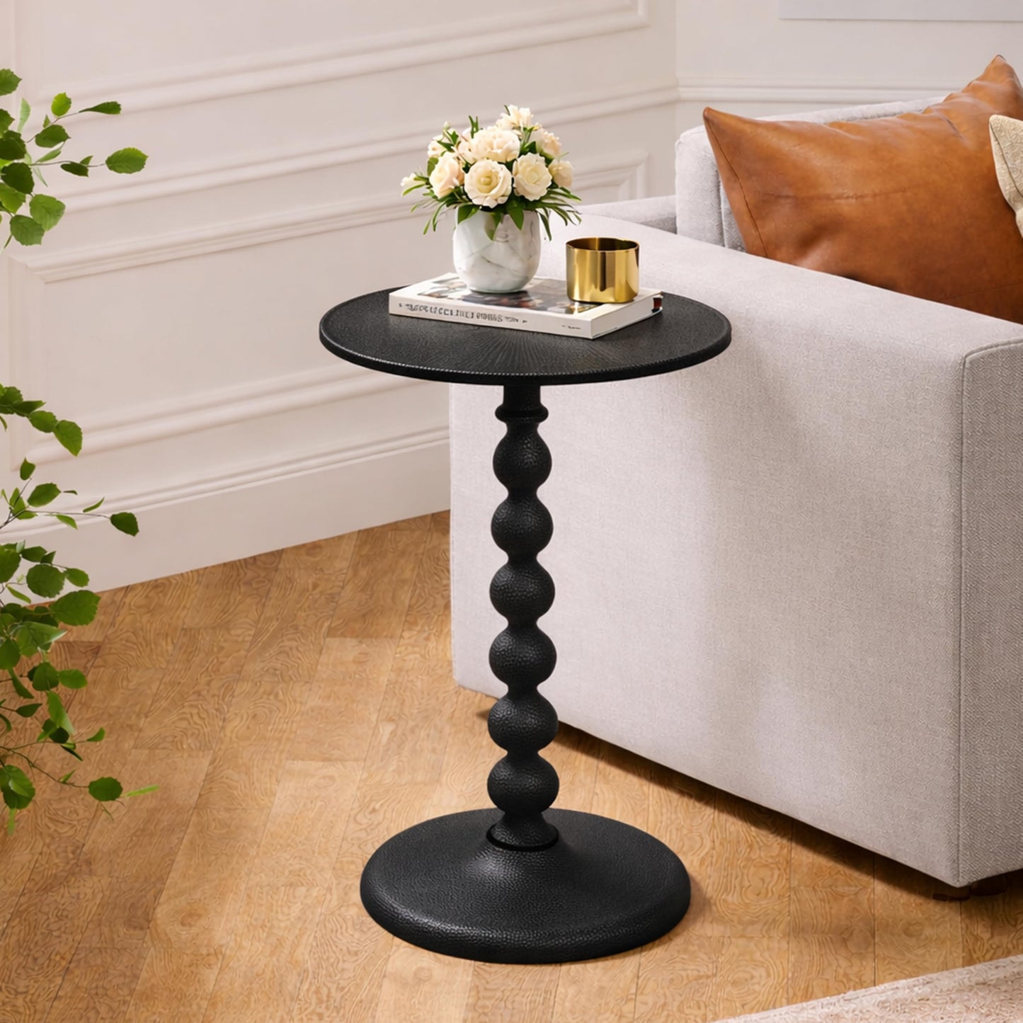 End Table, Round Hammered Modern Metal Side Table with Pedestal Base, Aluminum Lightweight & Durable Accent Table for Living Room, Bedroom, Sofa Side & Small Spaces - Black