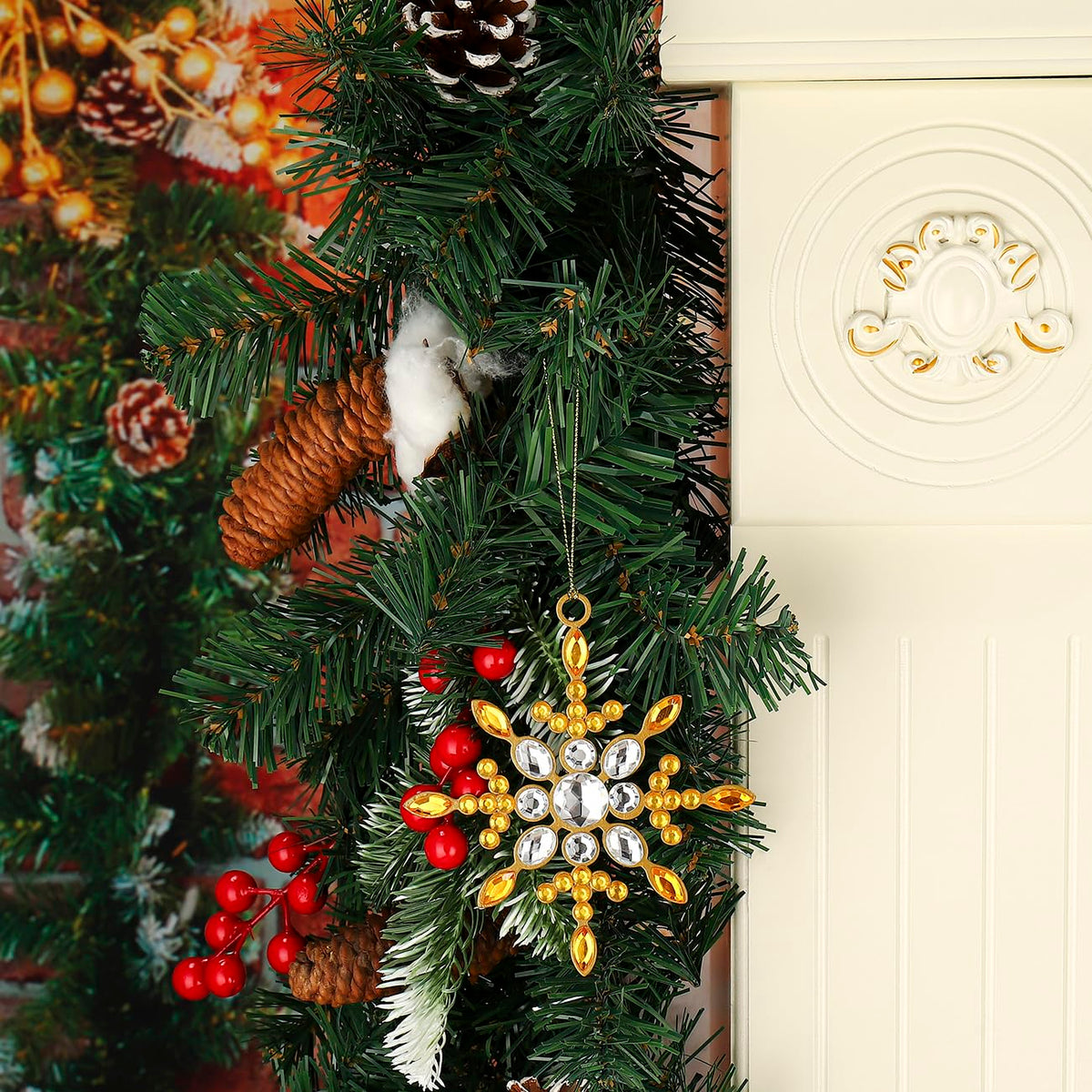 4 pcs Gold Sparkling Snowflake Christmas Ornaments-Large Christmas Tree Decoration- Hanging Reinstone Christmas Snowflake Ornaments for Christmas Tree Winter Supplies (4, Gold)