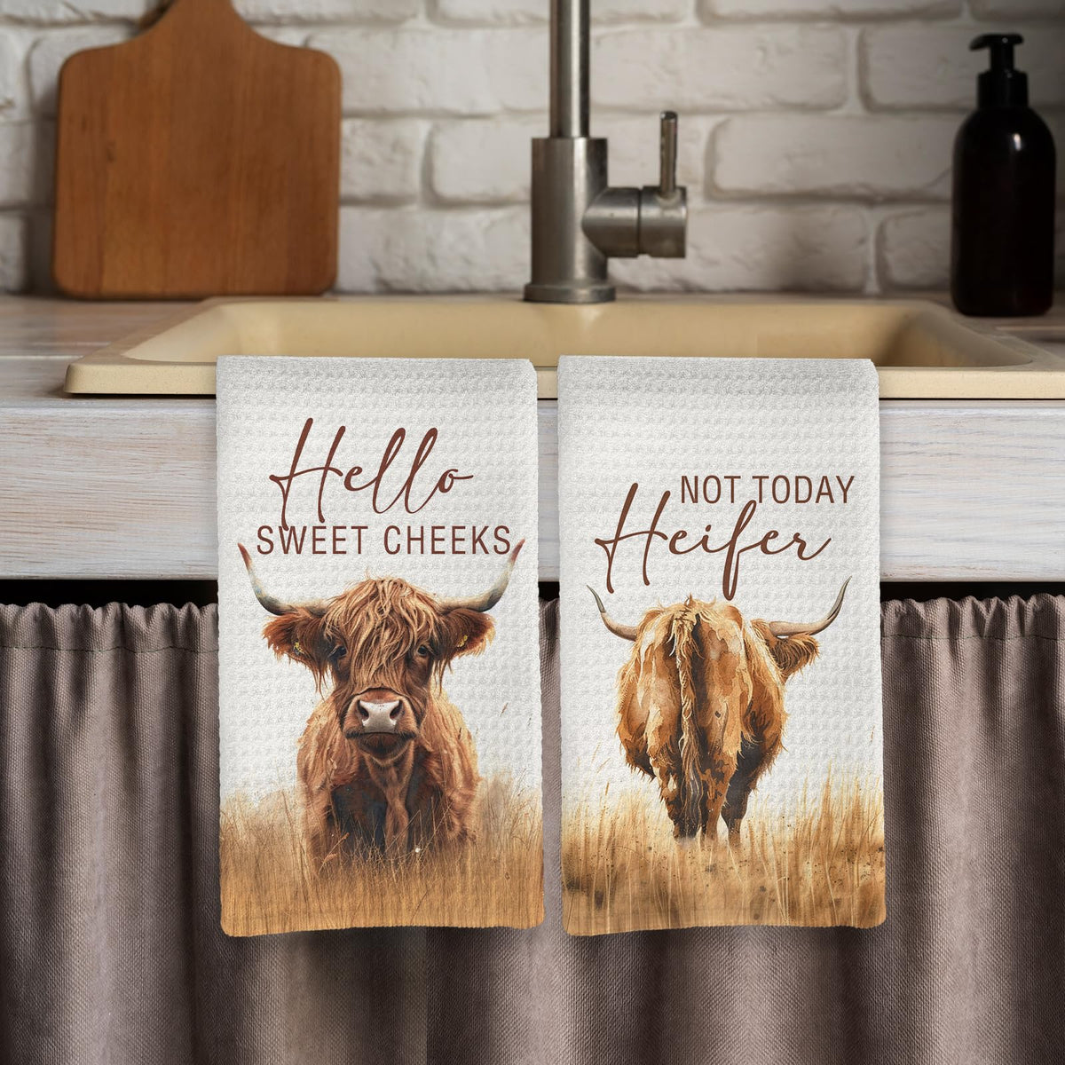 Qeheb Western Highland Cow Bathroom Decor Towels, Farmhouse Hello Sweet Cheeks Hand Towel Decorative Set, Christmas Bathroom Decor, Christmas Highland Cow Lover Gifts Hand Dish Tea Towels 16x24in