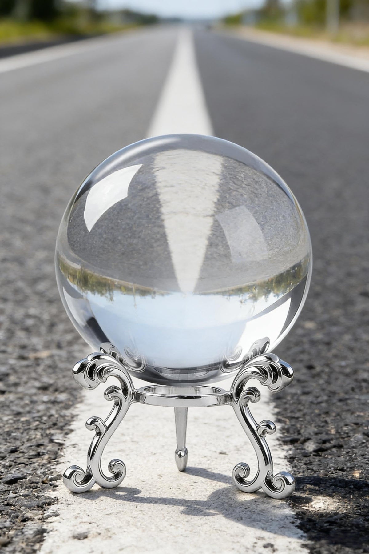 vskikris 3.15in (80mm) Clear Crystal Ball with Sphere Stand - Lens Balls for Photography - Decorative Crystal Ball Fortune Teller Decorations