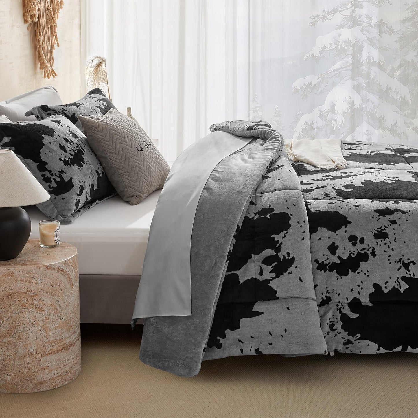 Petrichor Velvet Flannel Queen Comforter Set-Cow Print Western Style Blanket,Luxury Fuzzy Heavy Bedding Set, 3 Pieces Plush Winter Bed Set with Comforter (90"x90") & 2 Pillow Shams (20"x26")