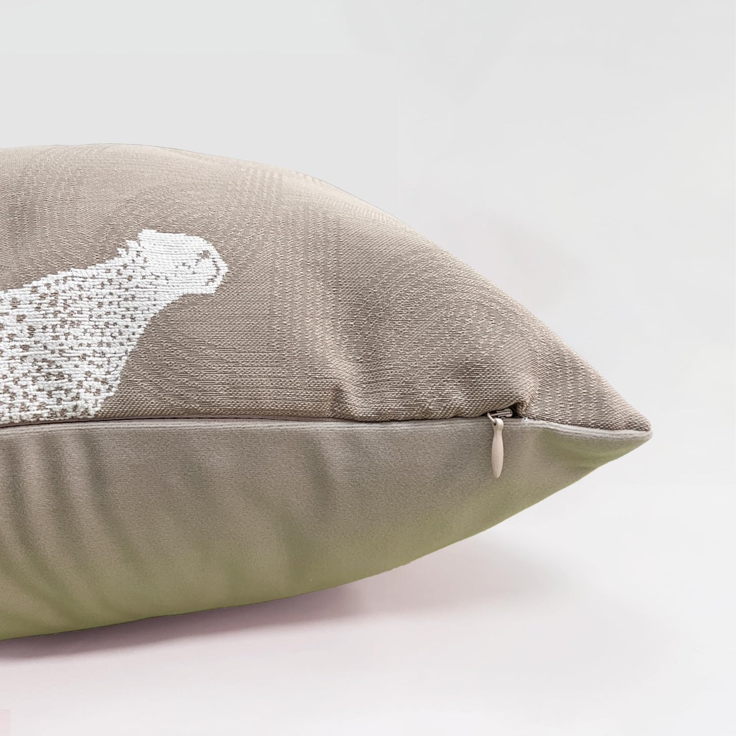 Mussepera Horseshoe Pattern Pillow Cover Luxury Leopard Cheetah Jacquard Embroidery Decorative Throw Pillow Cushion Cover for Sofa Bedroom Living Room Decor 18x18 Inch (Oatmeal2)