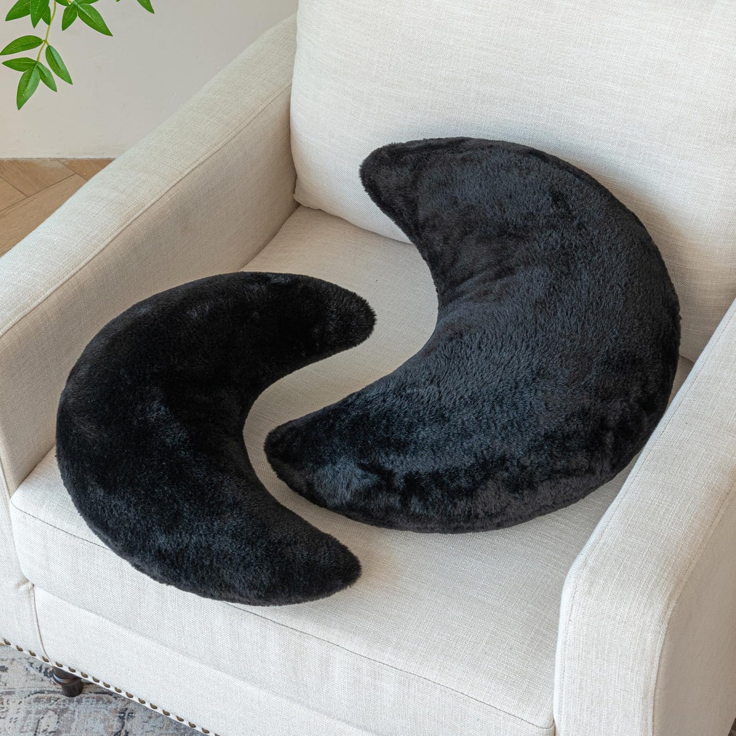Znhinery Moon Pillow, Decorative Throw Pillows with Soft Faux Rabbit for Bed Couch, Moon Shaped Pillows Plush Floor Cushions Room Decor Pillow for Sofa Bedroom Living Room